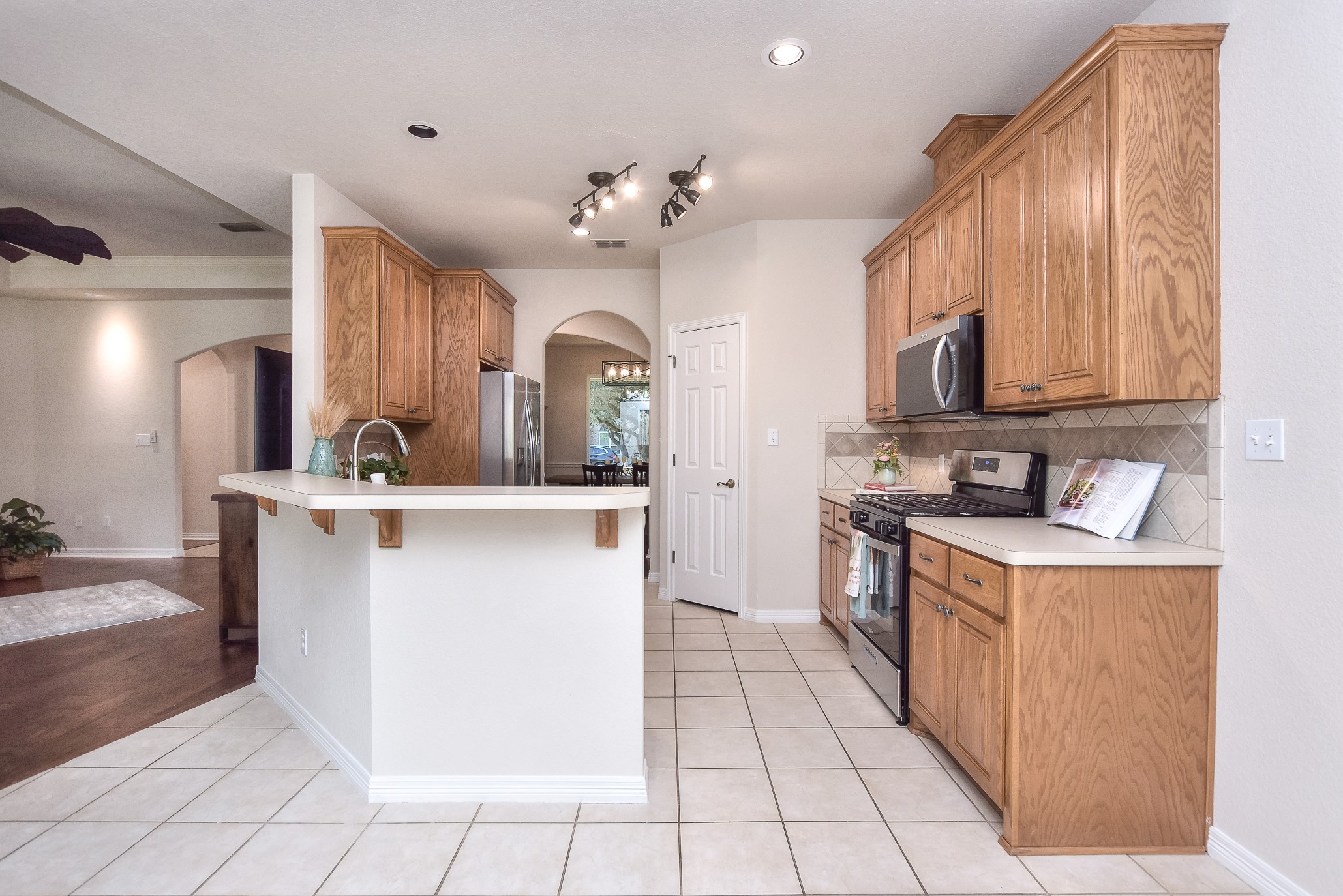 main property photo 13