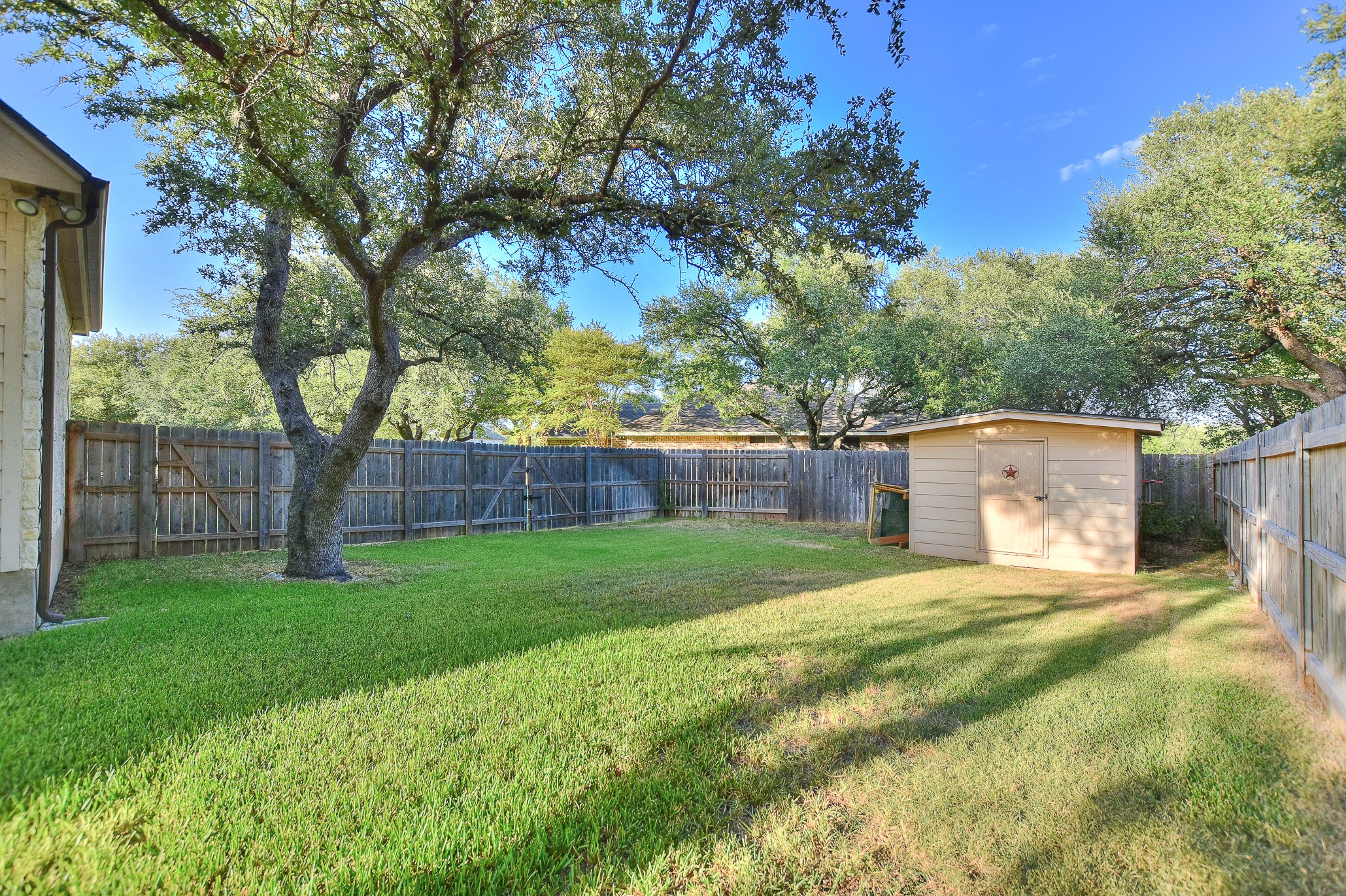 main property photo 32