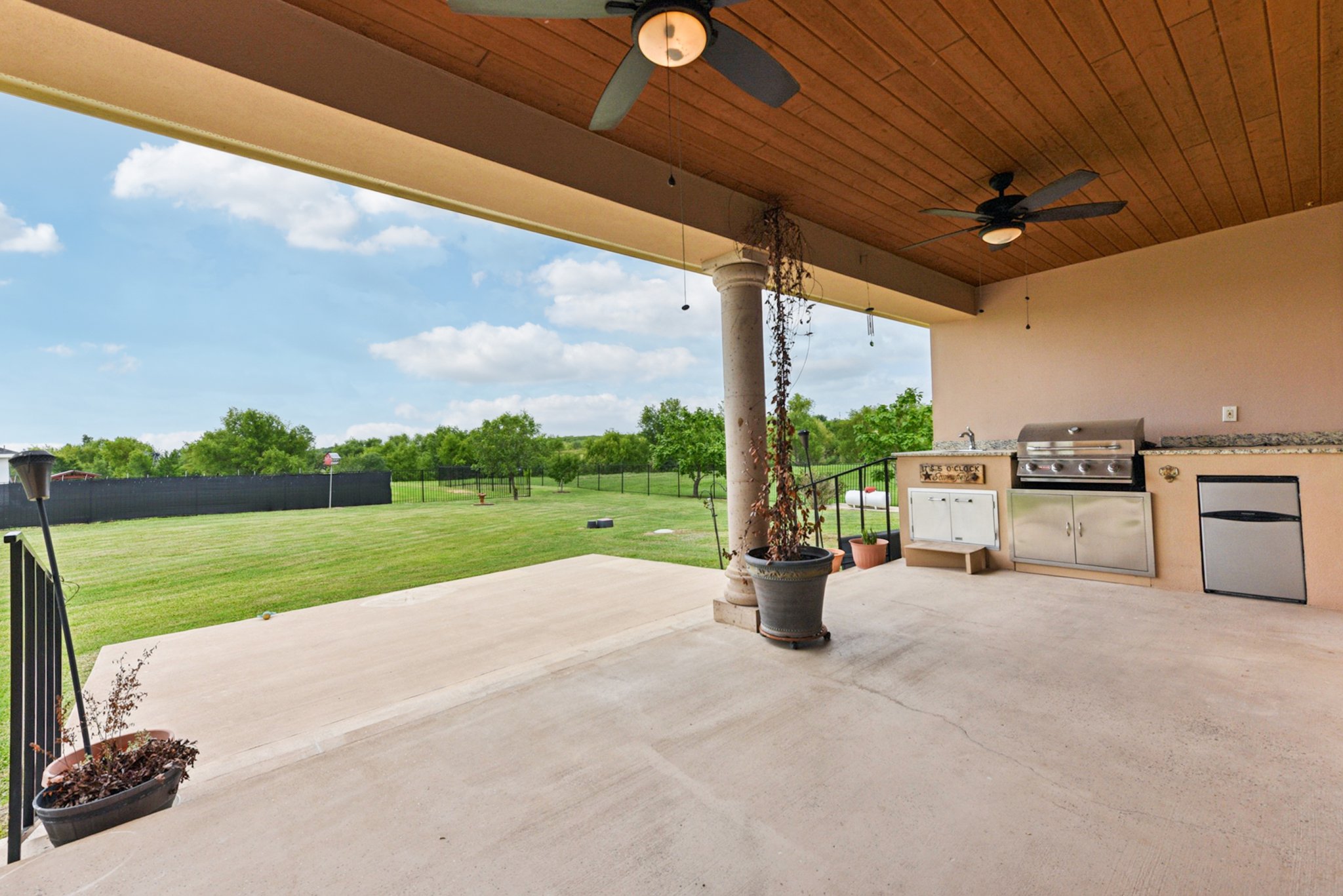 main property photo 30