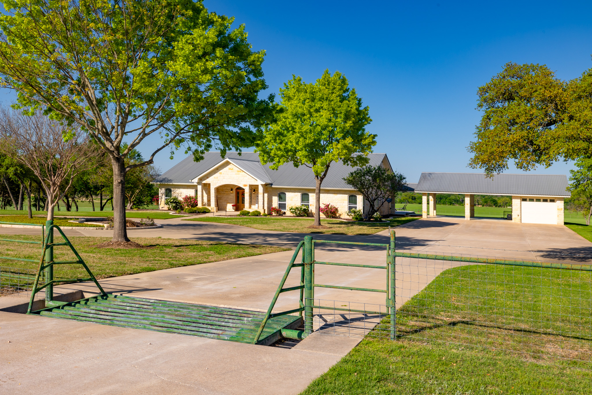 main property photo 29