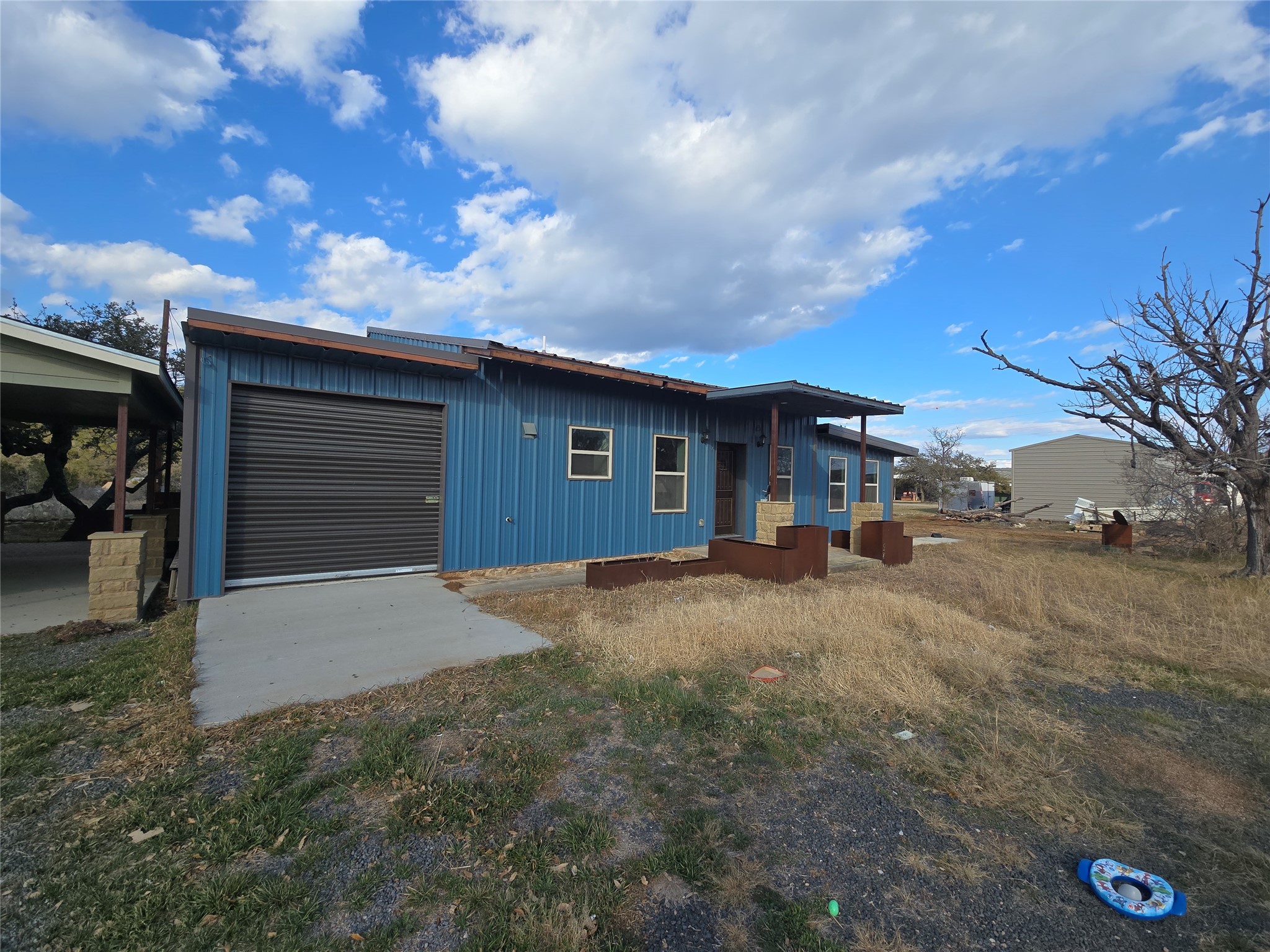 main property photo 3