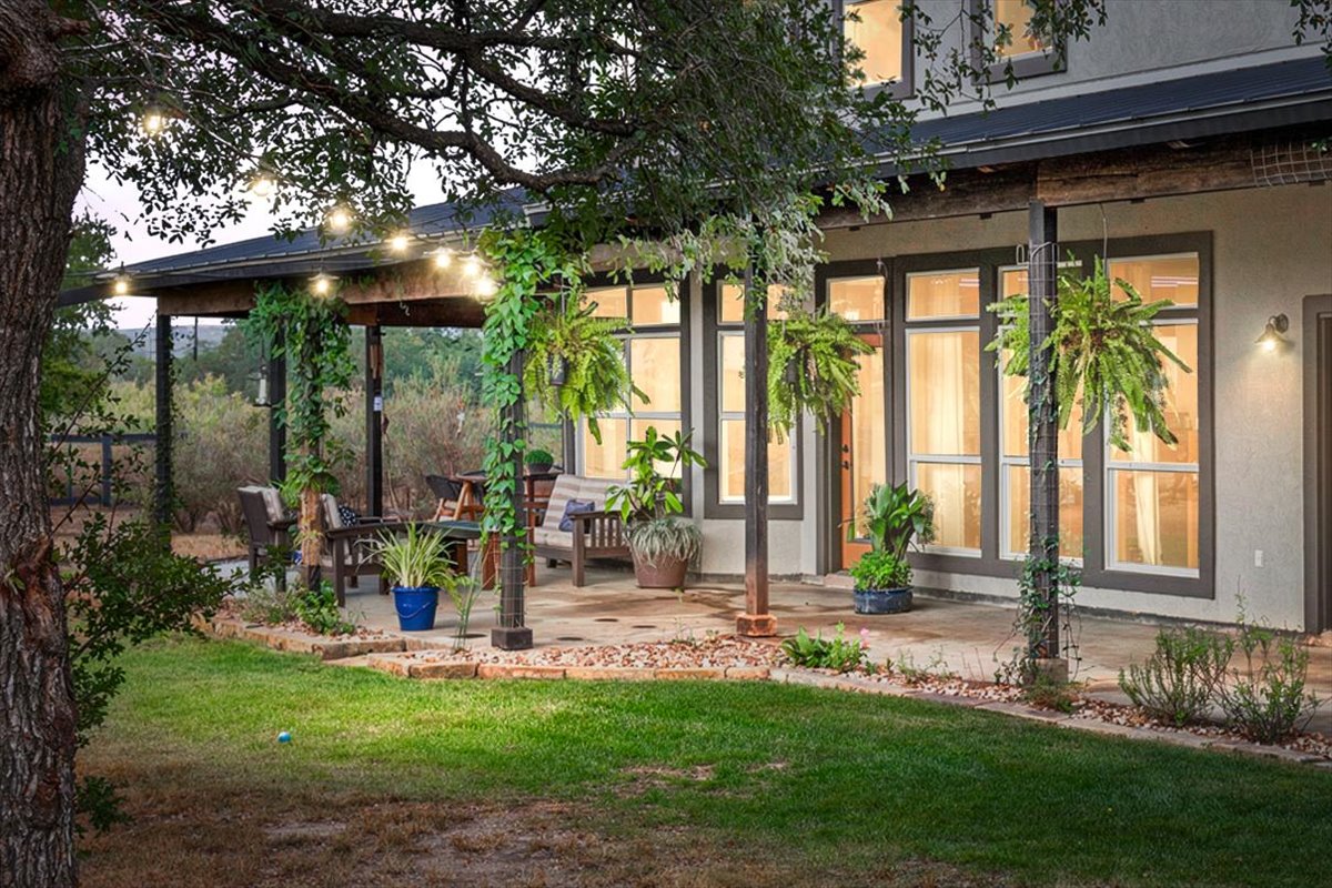 main property photo 6