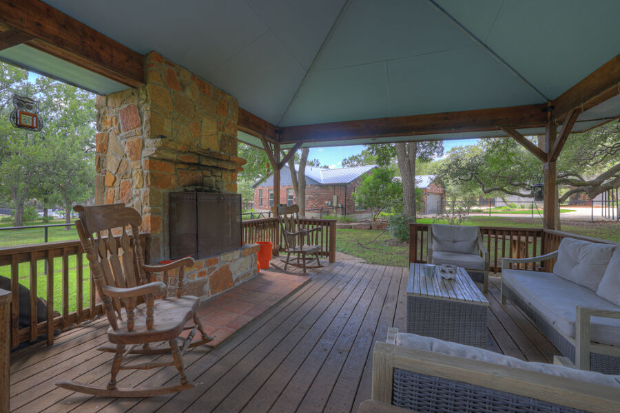 main property photo 17