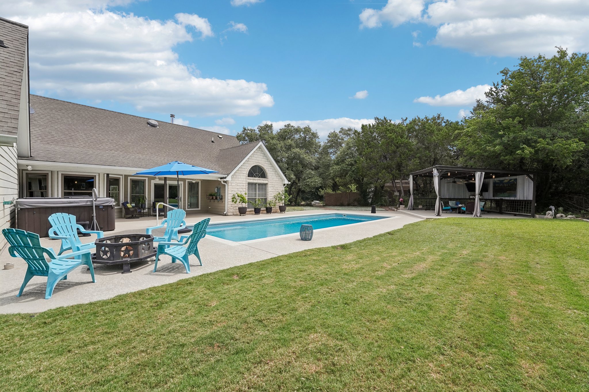 main property photo 29