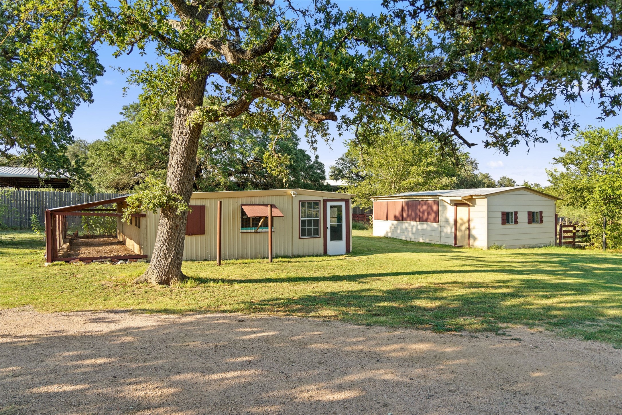 main property photo 36