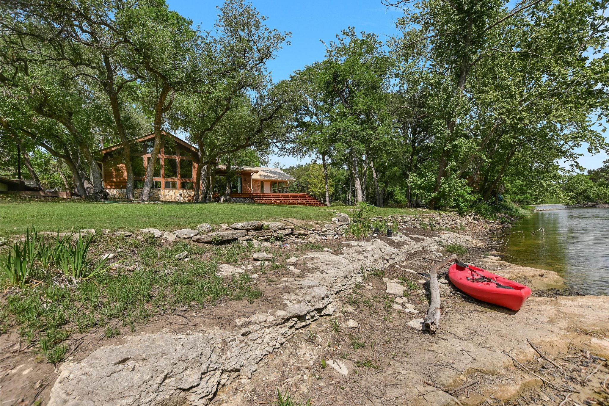 main property photo 37