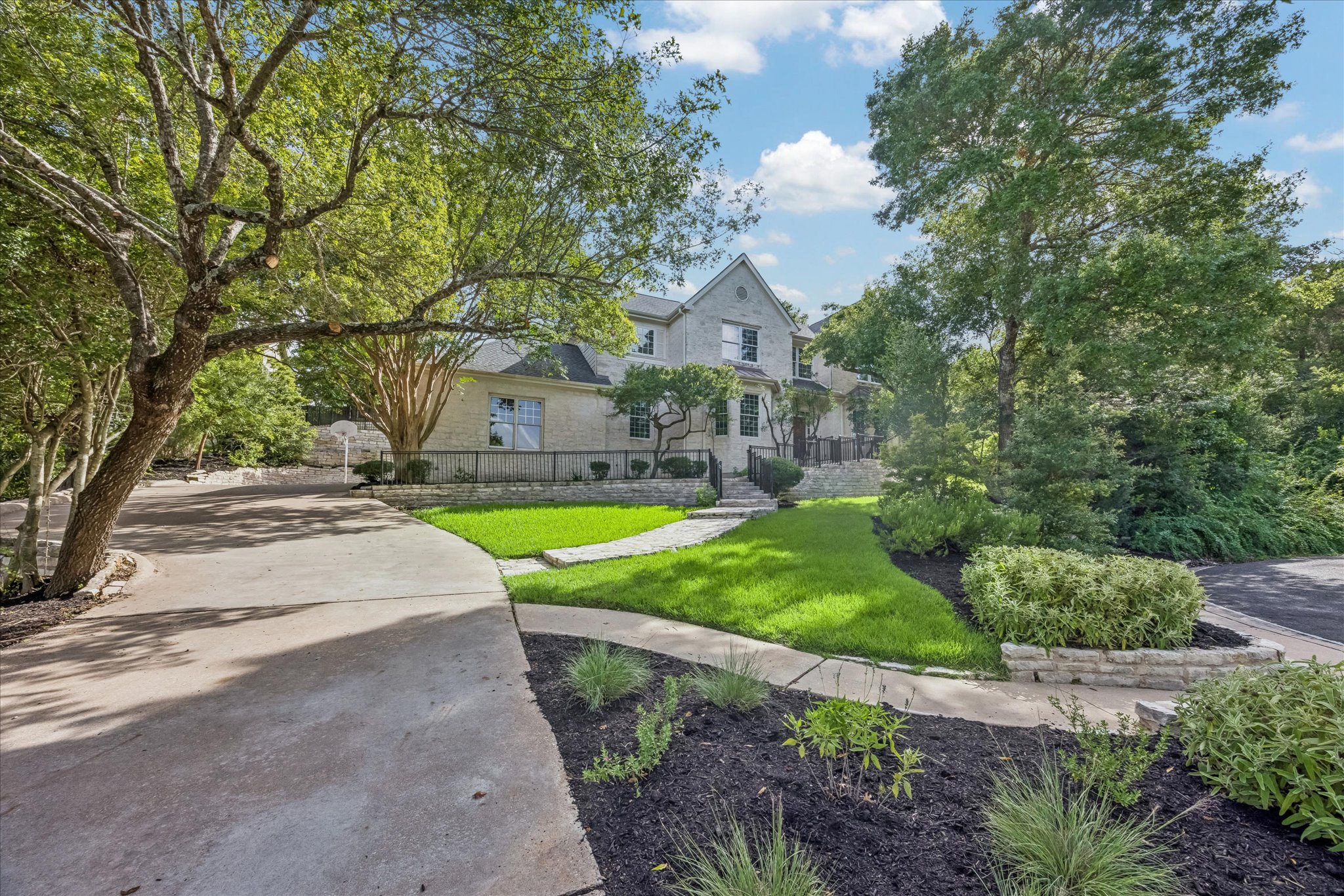 main property photo 34