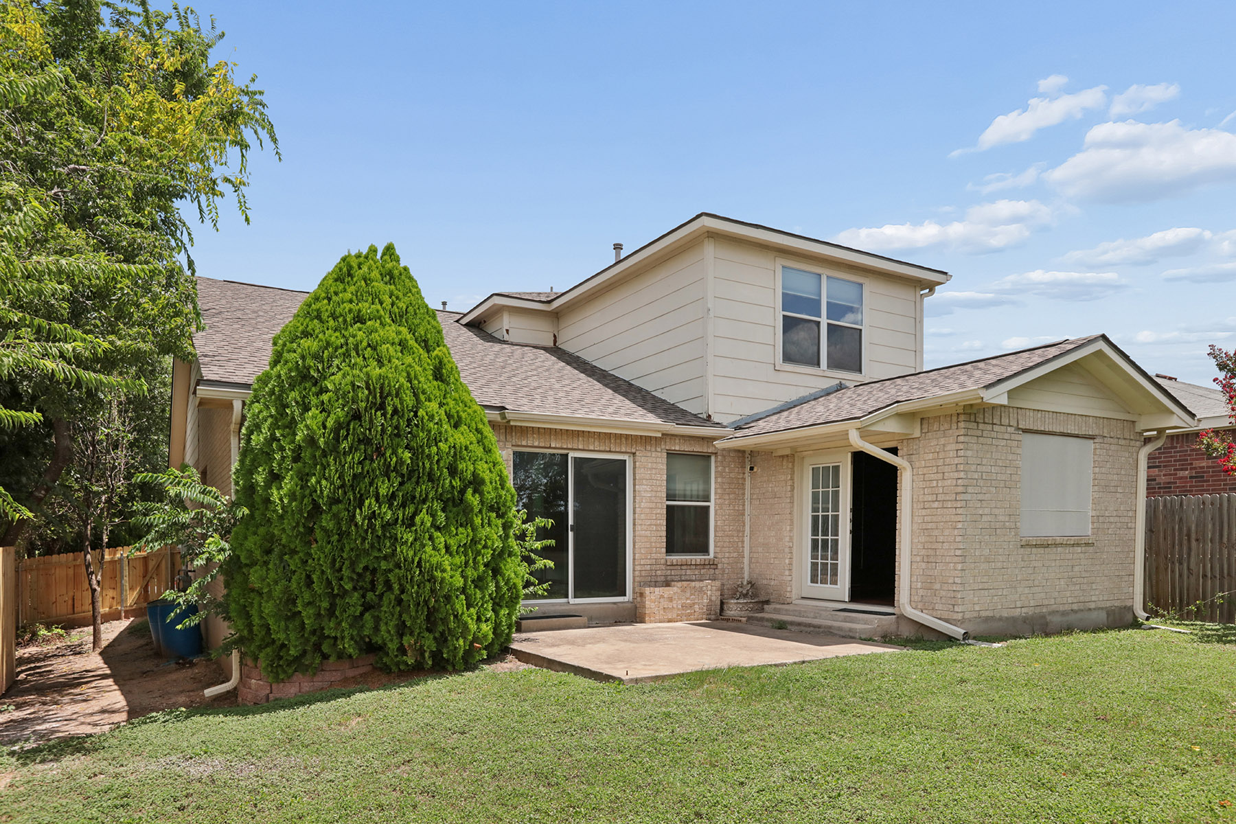 main property photo 18