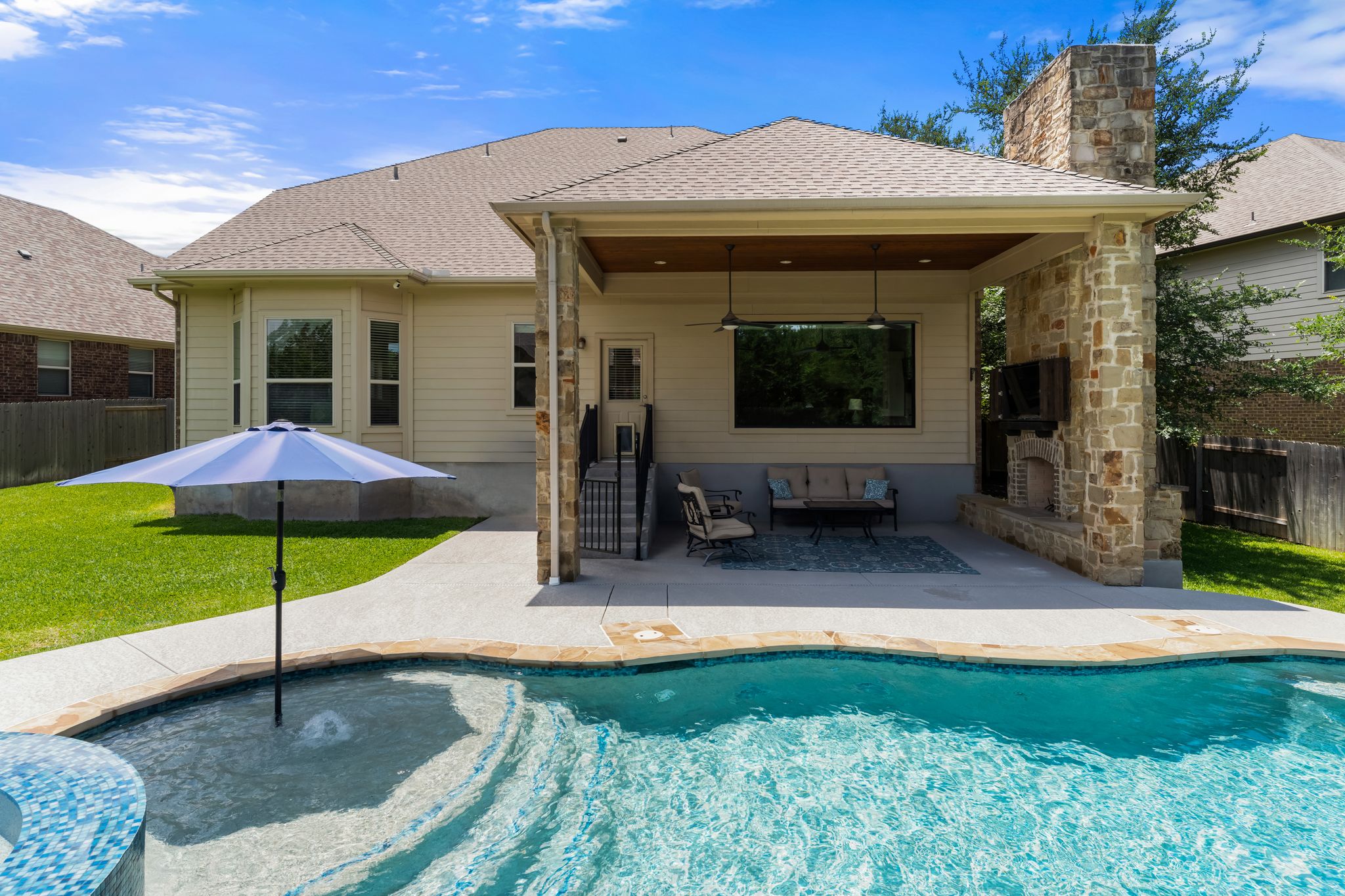 main property photo 31