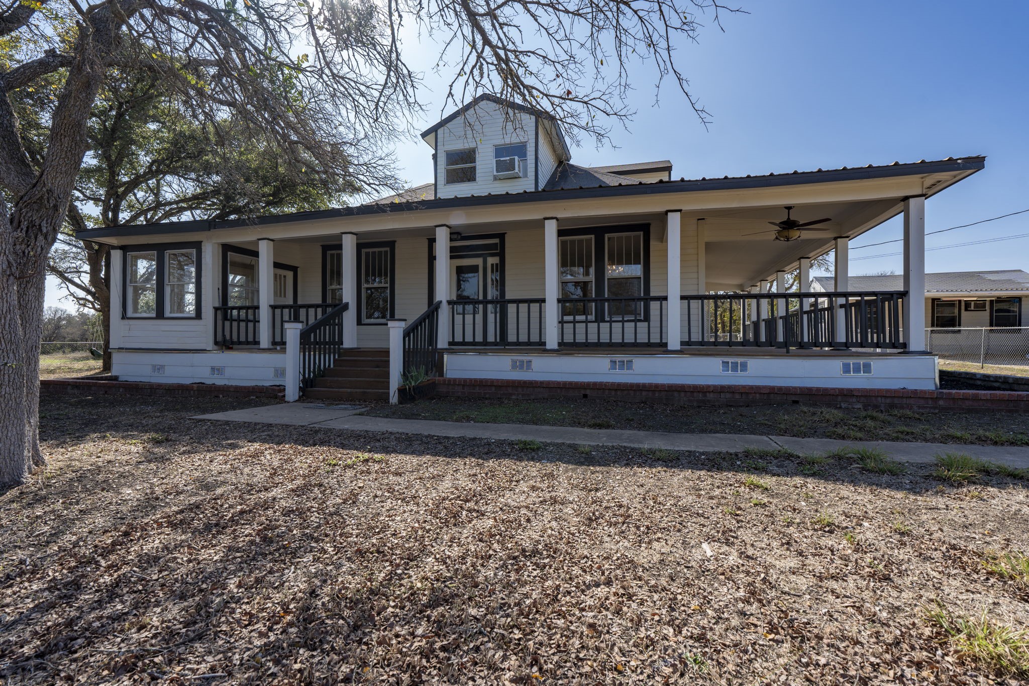 main property photo 37