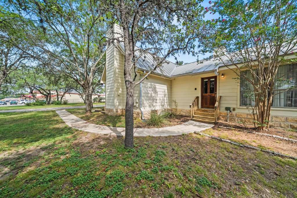 main property photo 16
