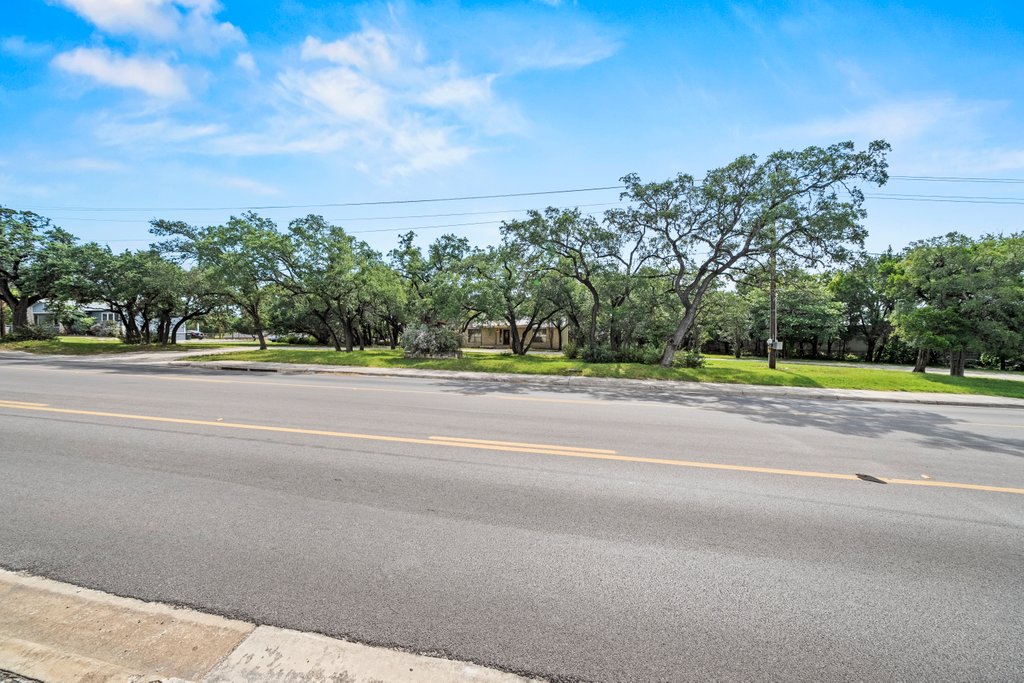 main property photo 27