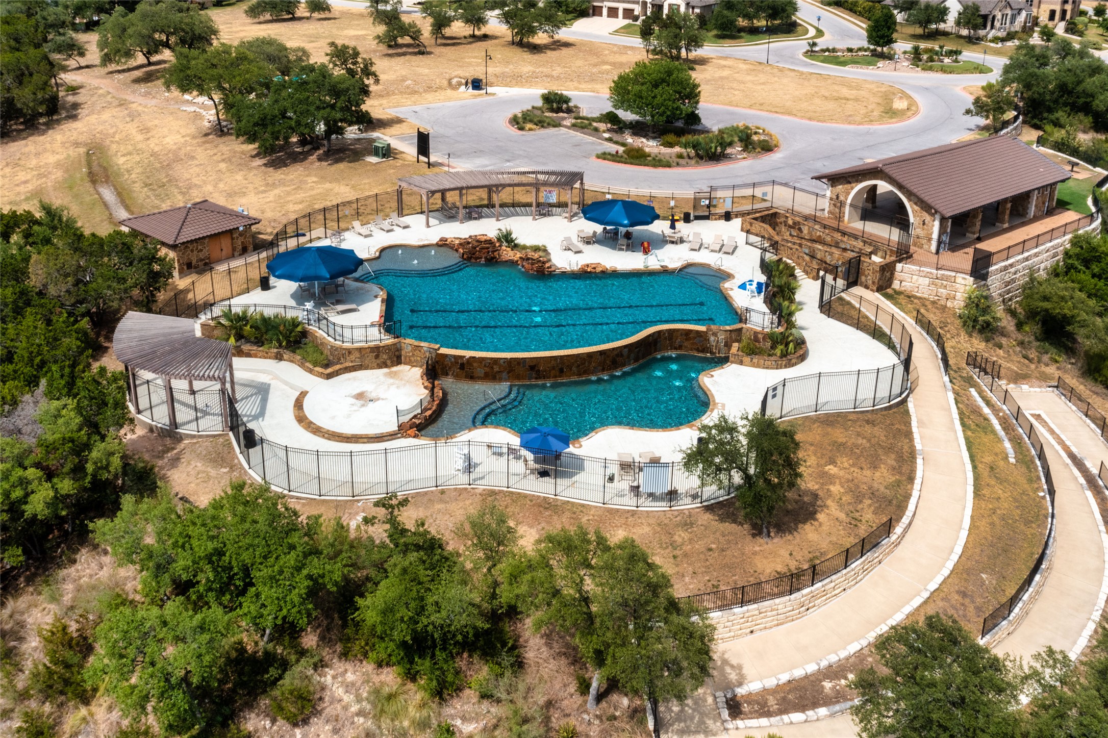 main property photo 37