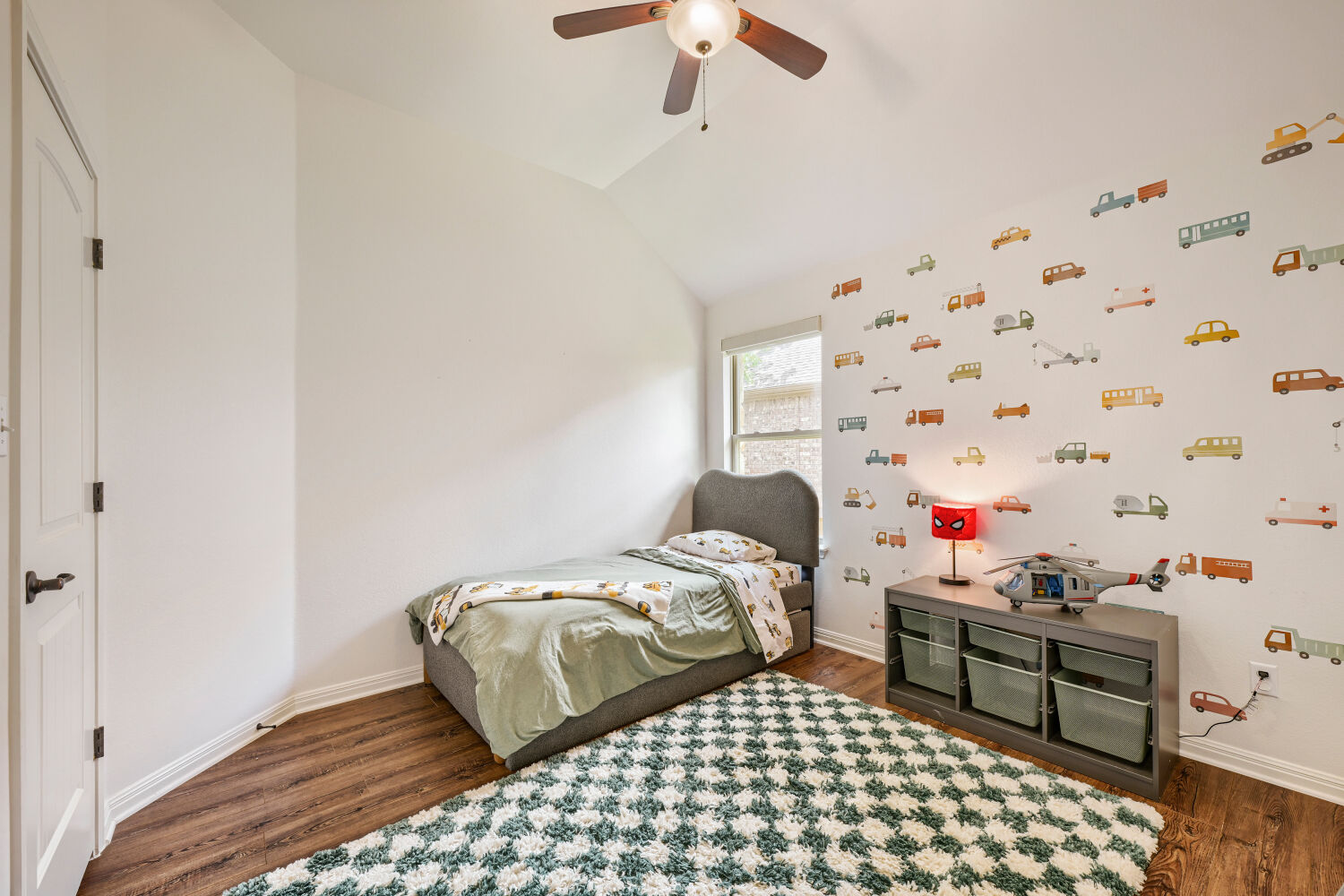 main property photo 17