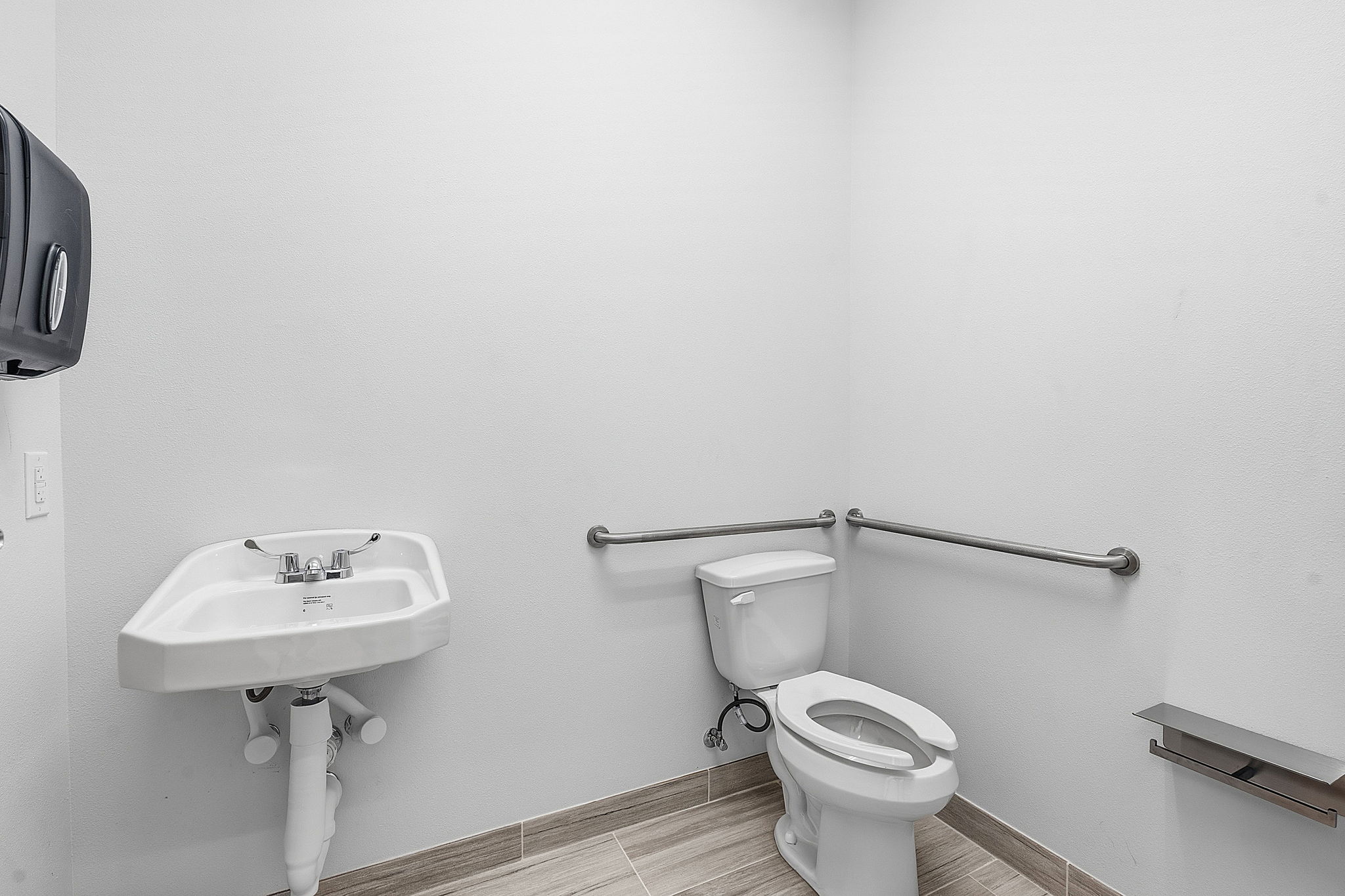 main property photo 36