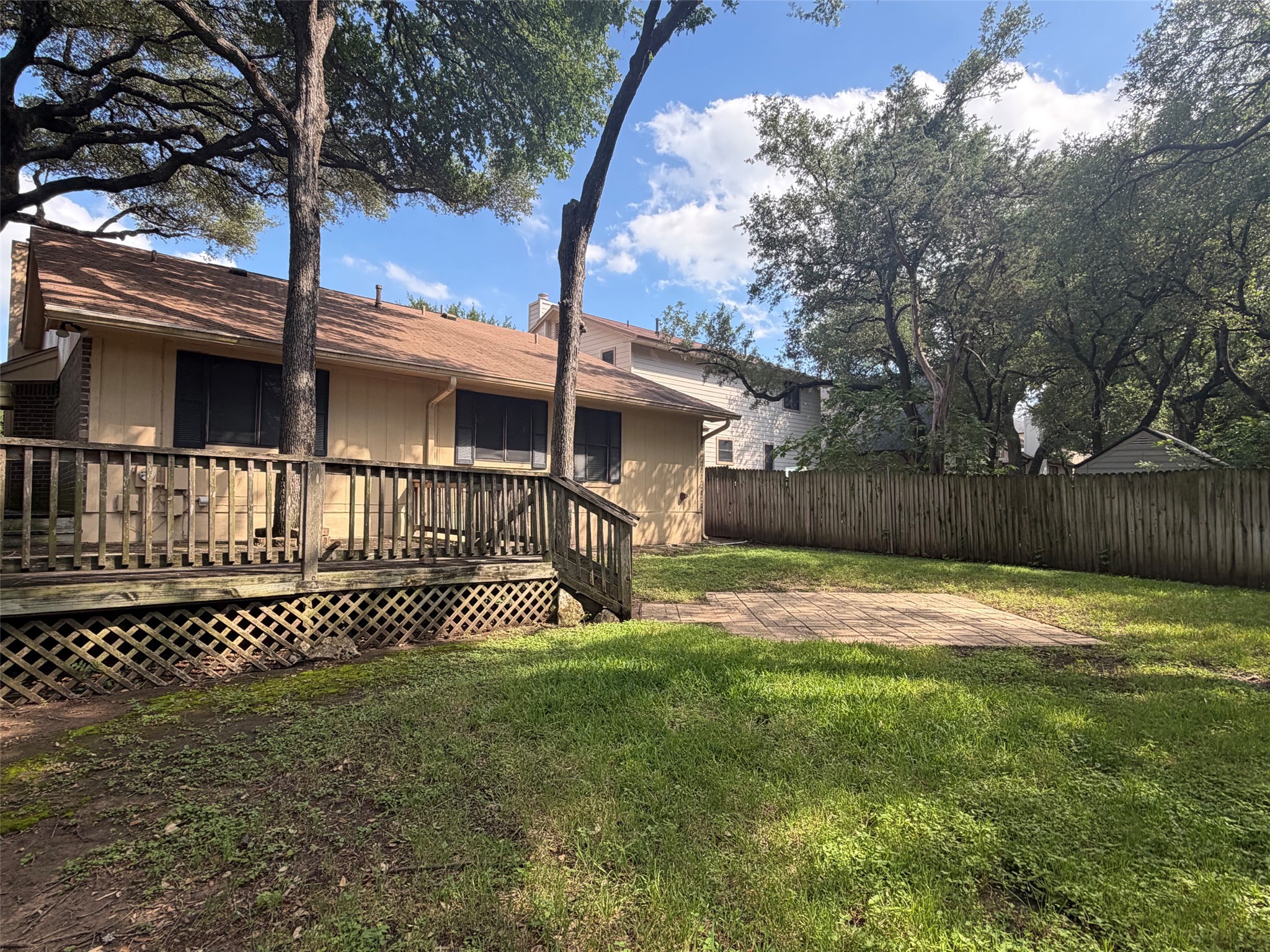 main property photo 16