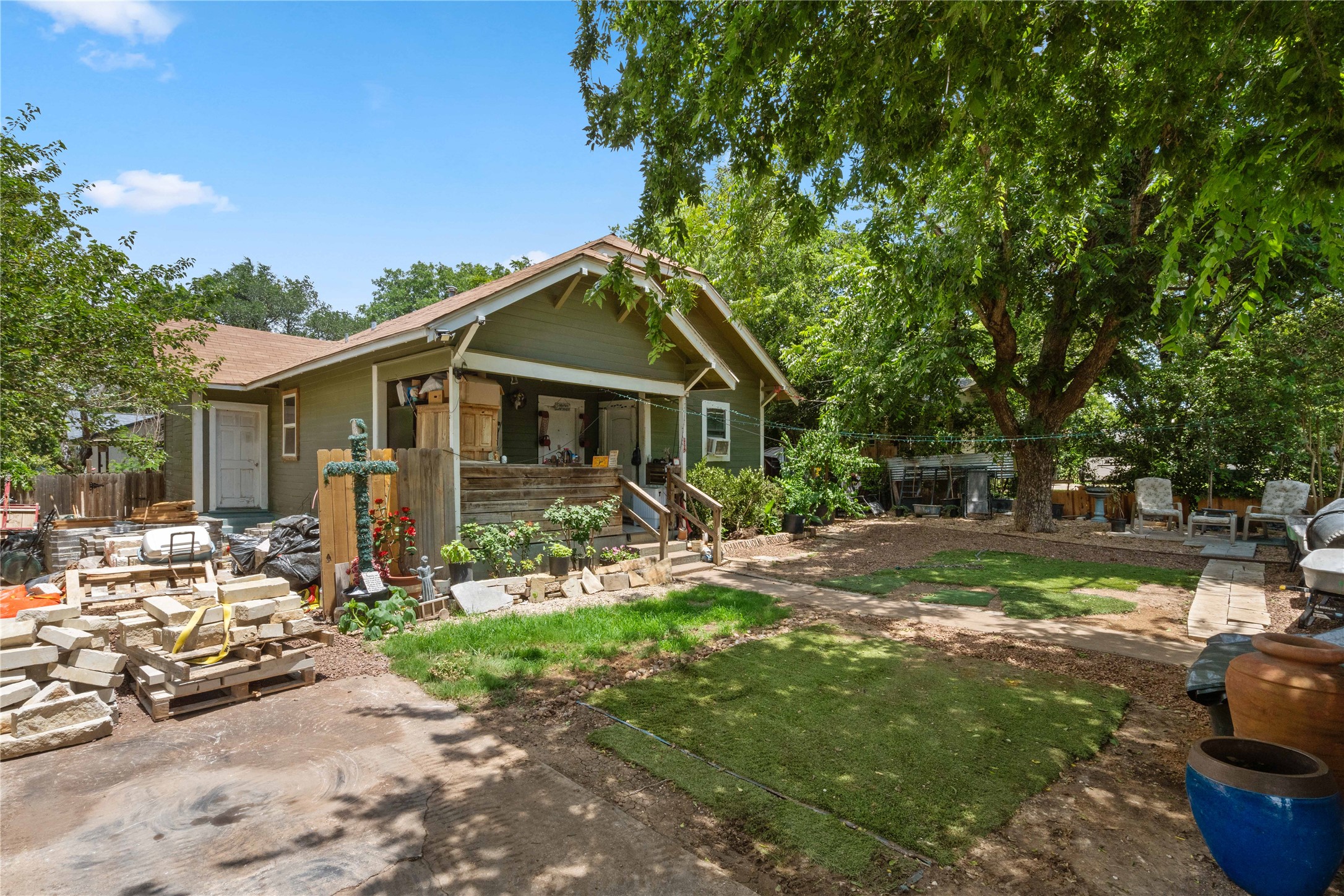 main property photo 6