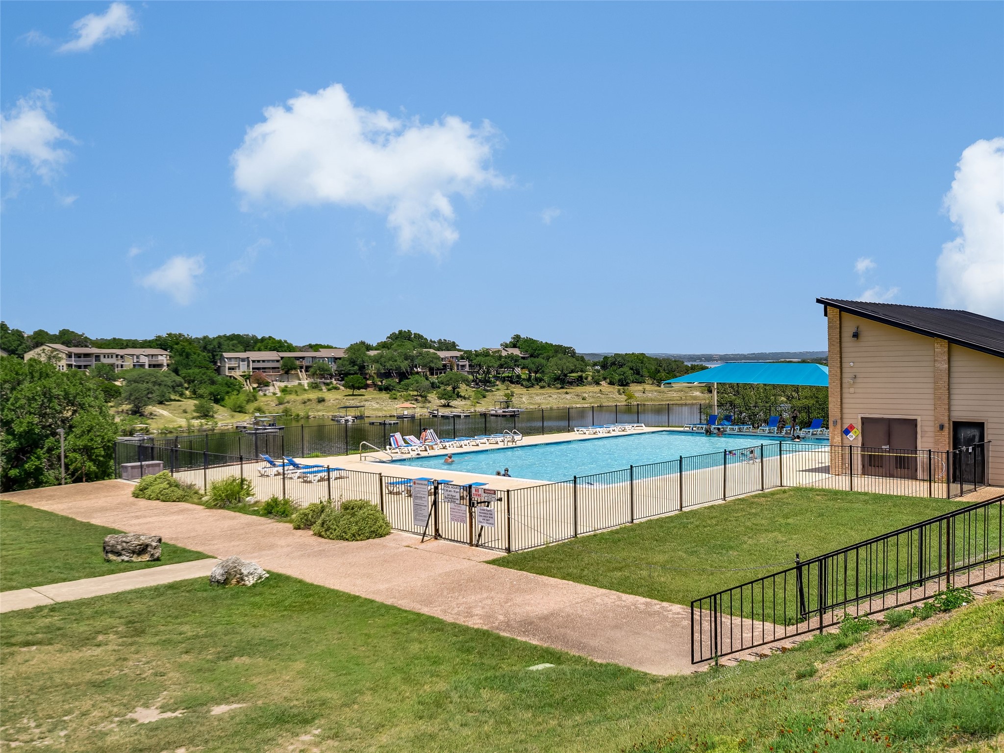 main property photo 21