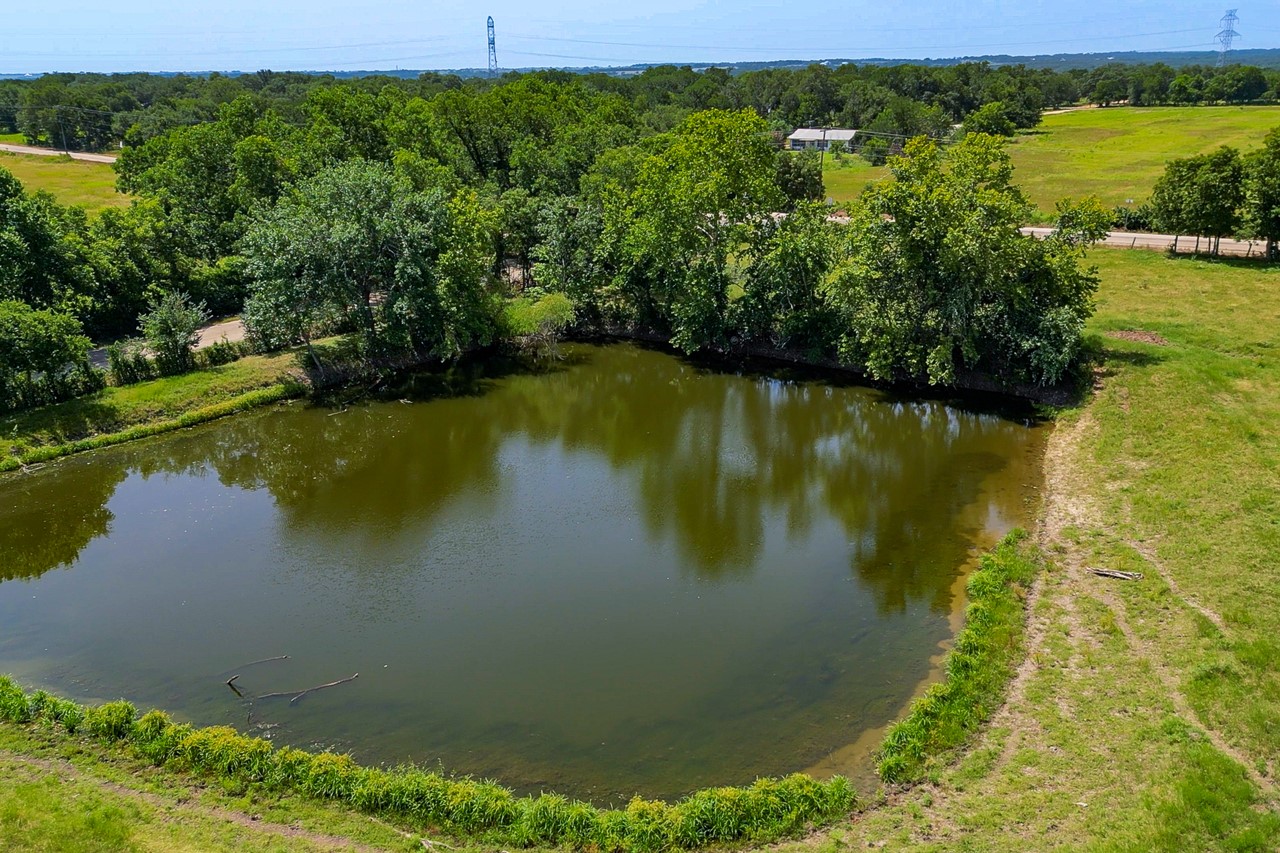 main property photo 8