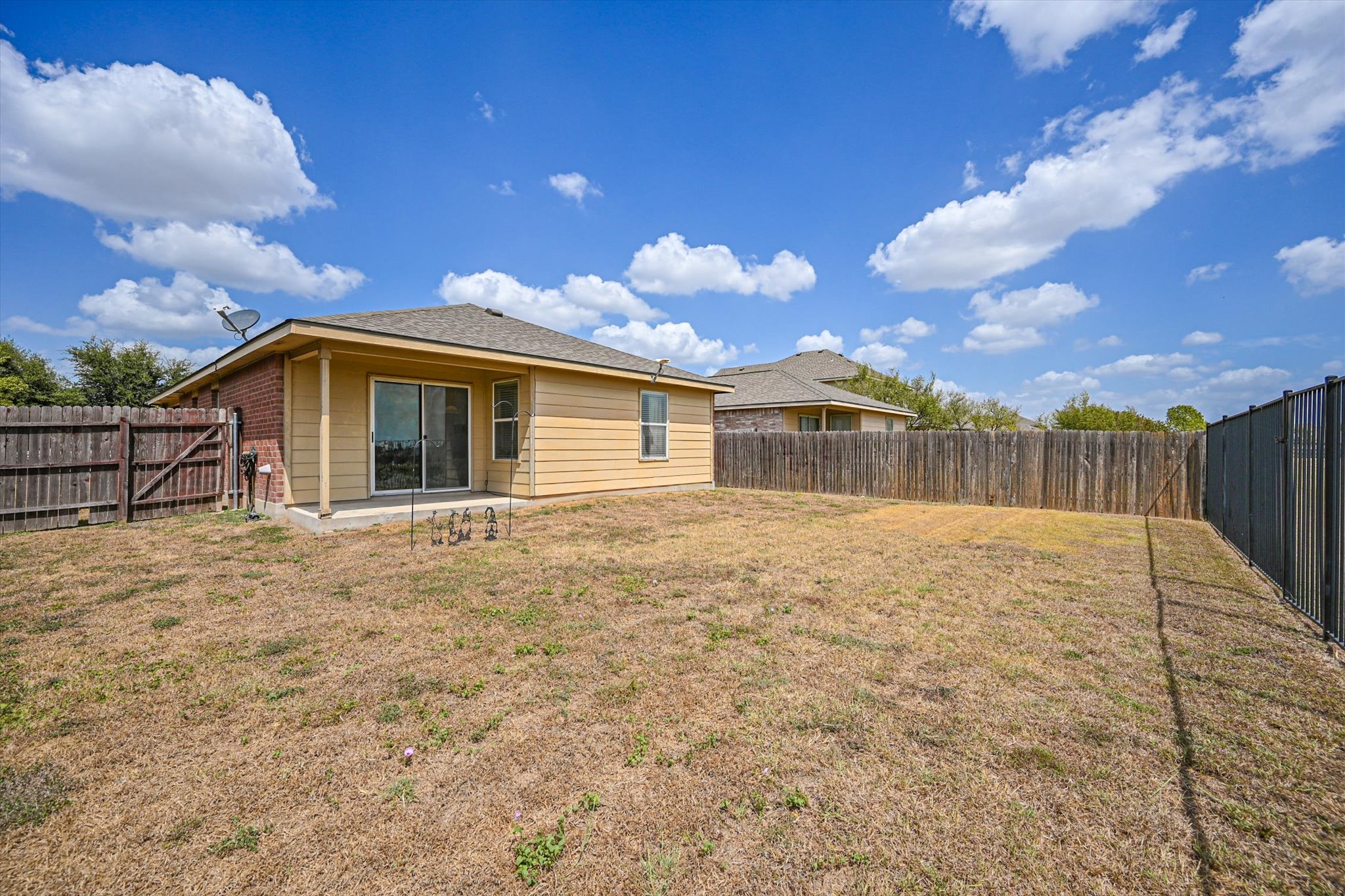 main property photo 17