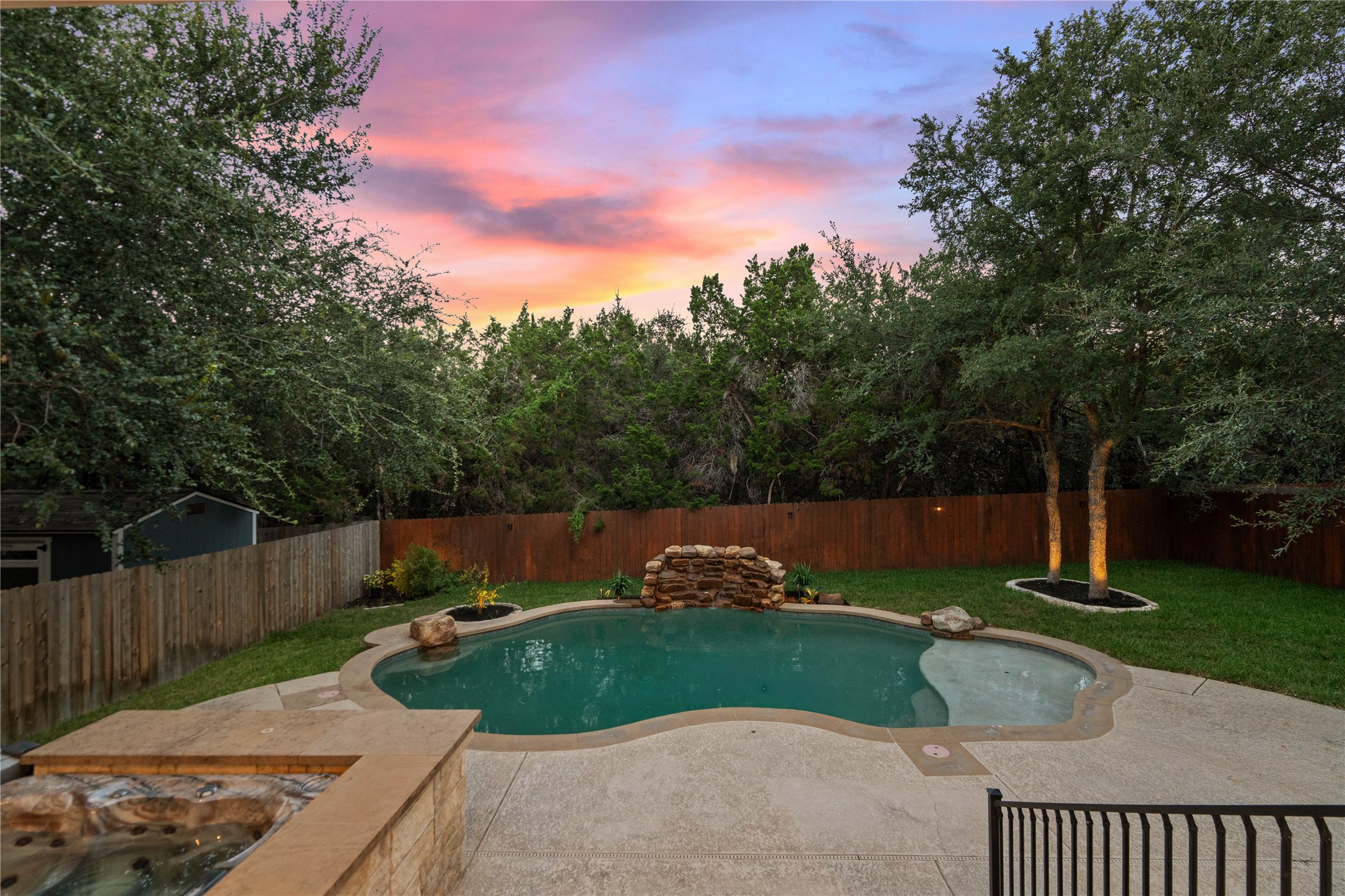 main property photo 34