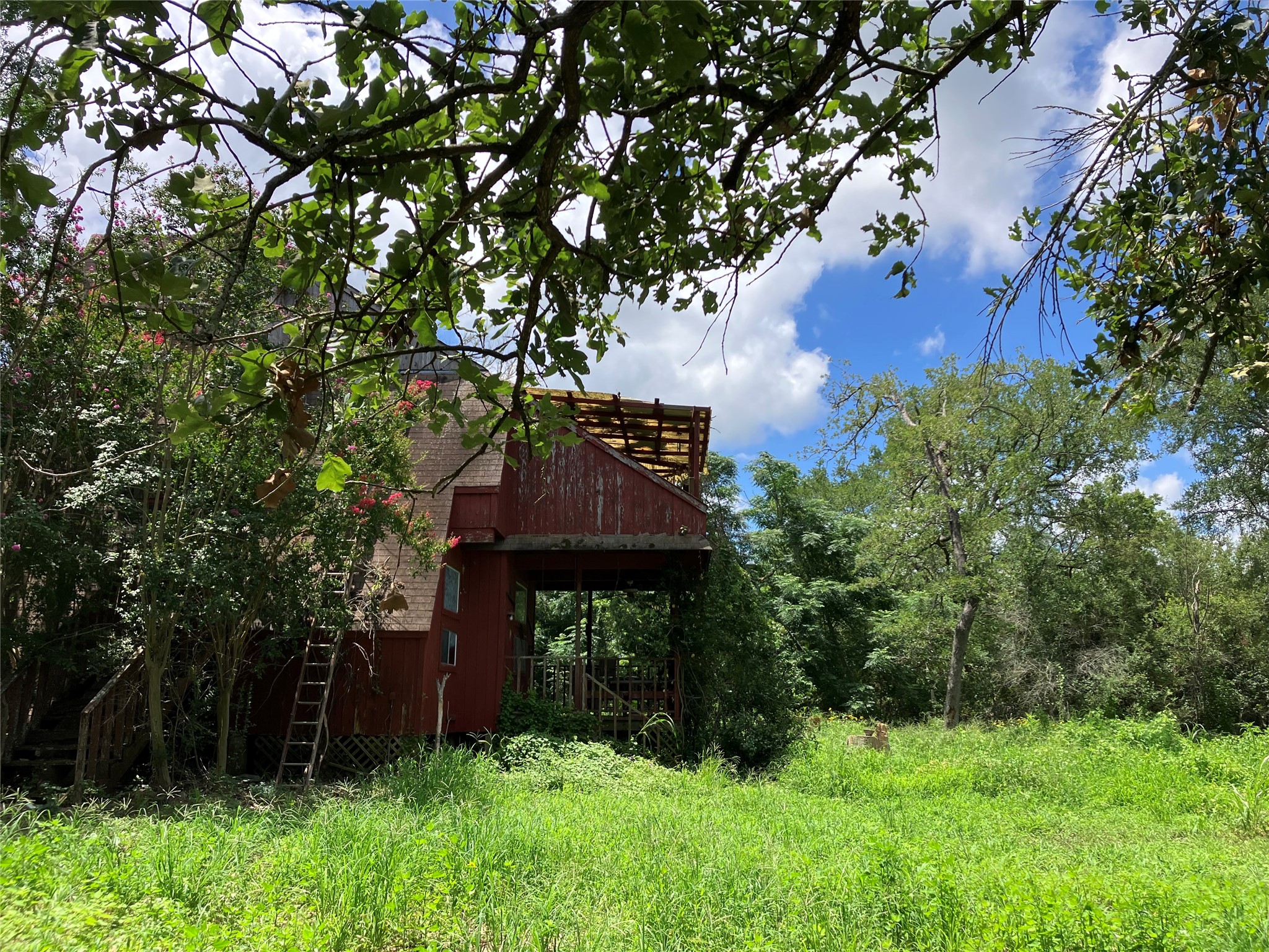 main property photo 11