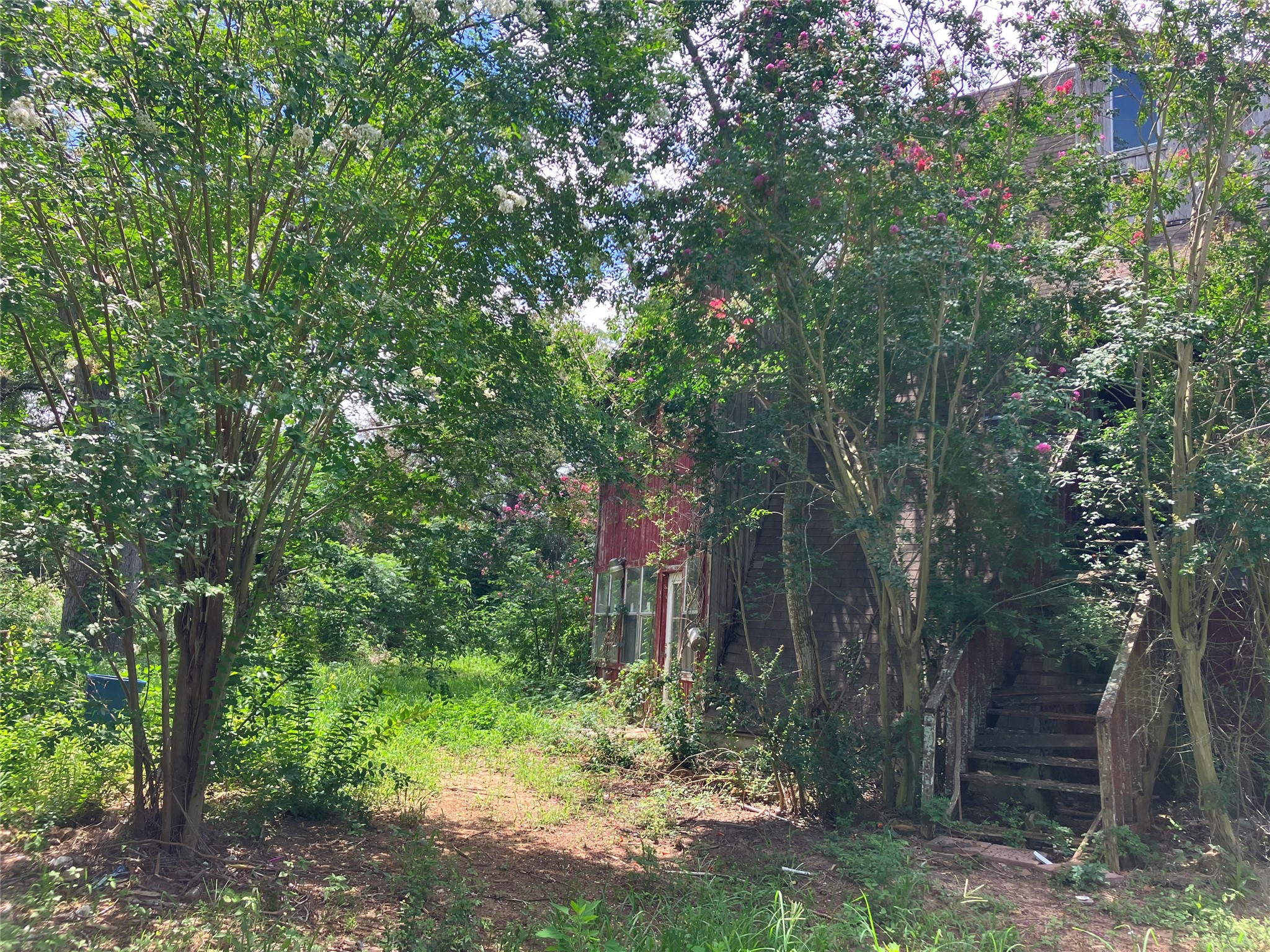 main property photo 16
