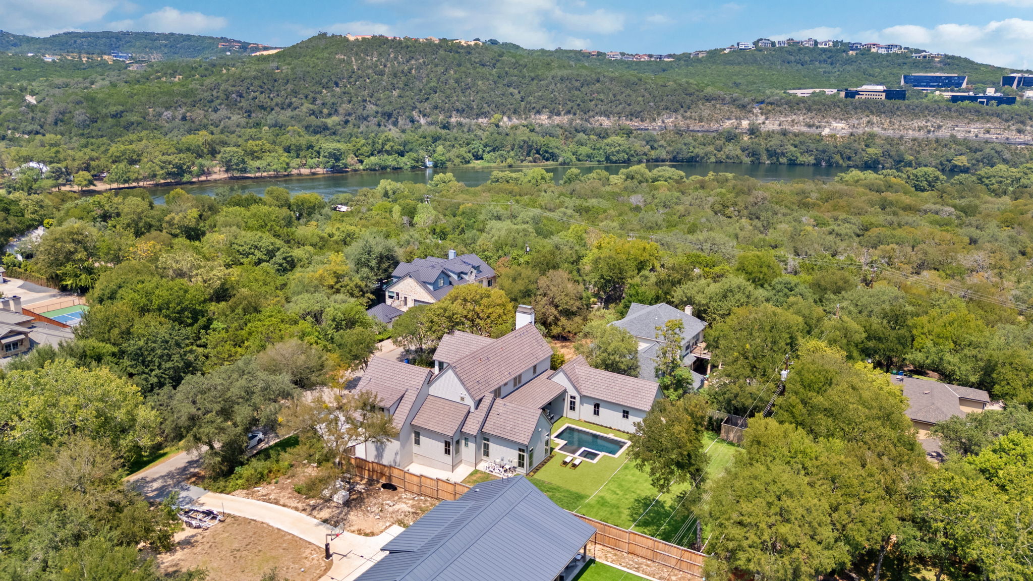 main property photo 39