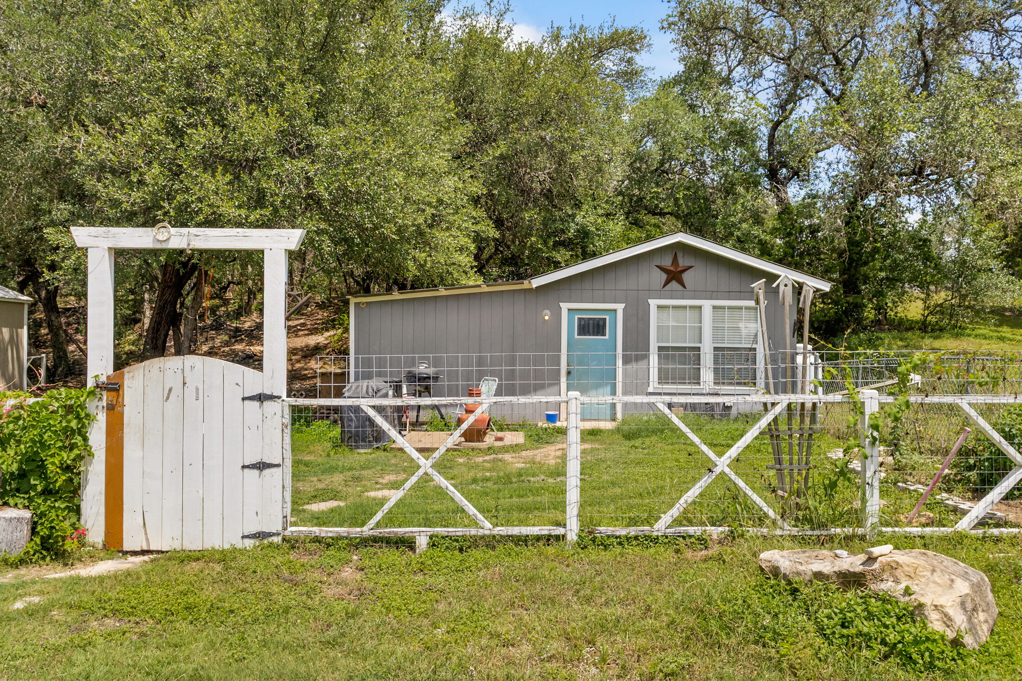 main property photo 16