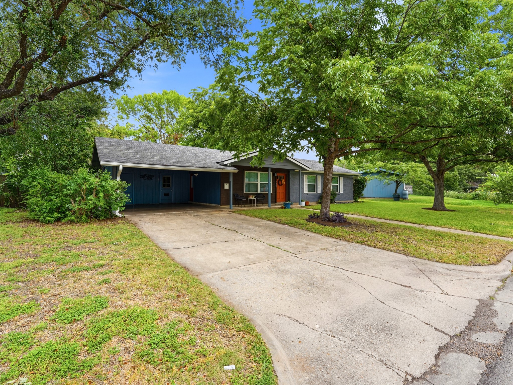 main property photo 23