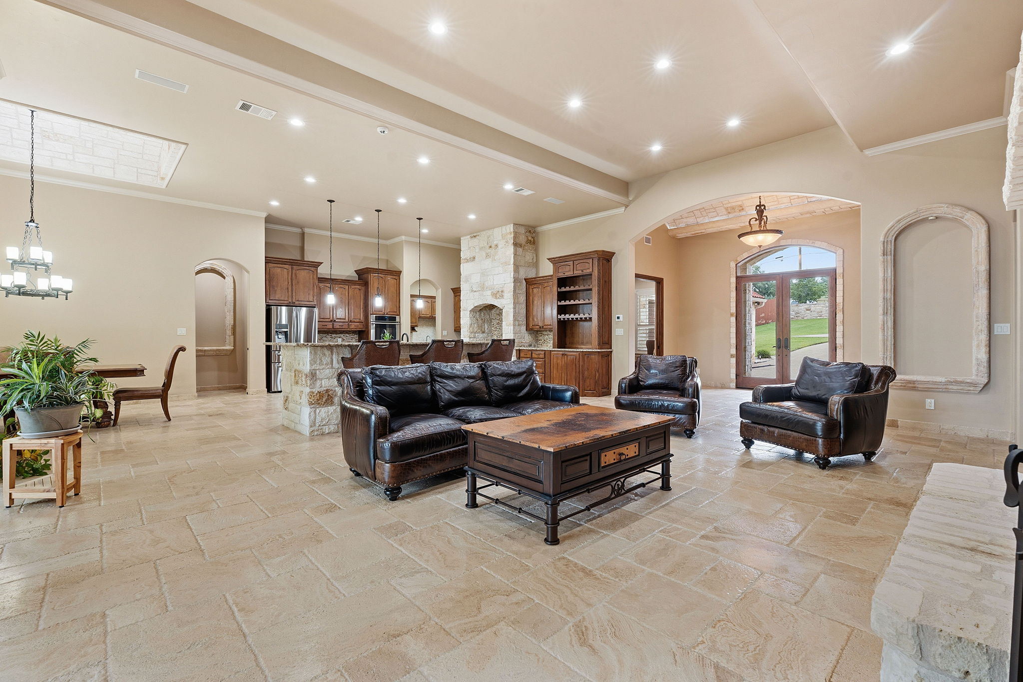 main property photo 6