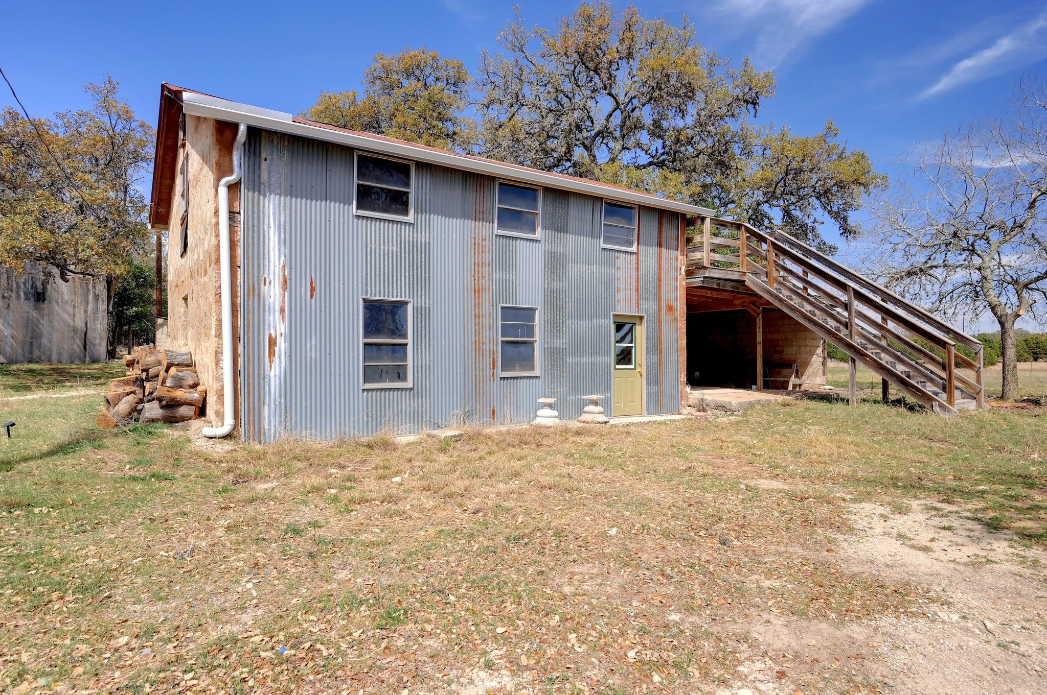 main property photo 27