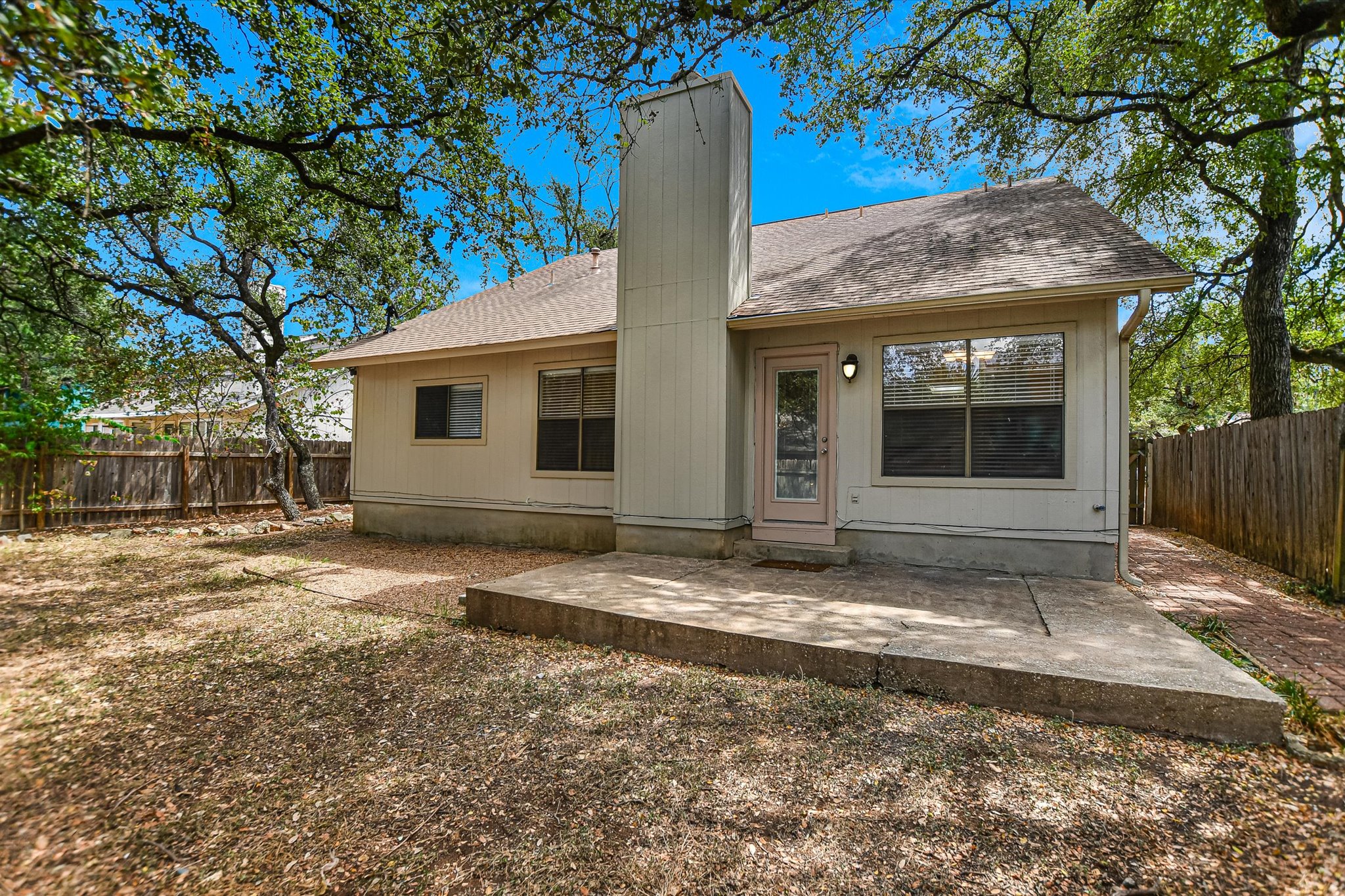 main property photo 27
