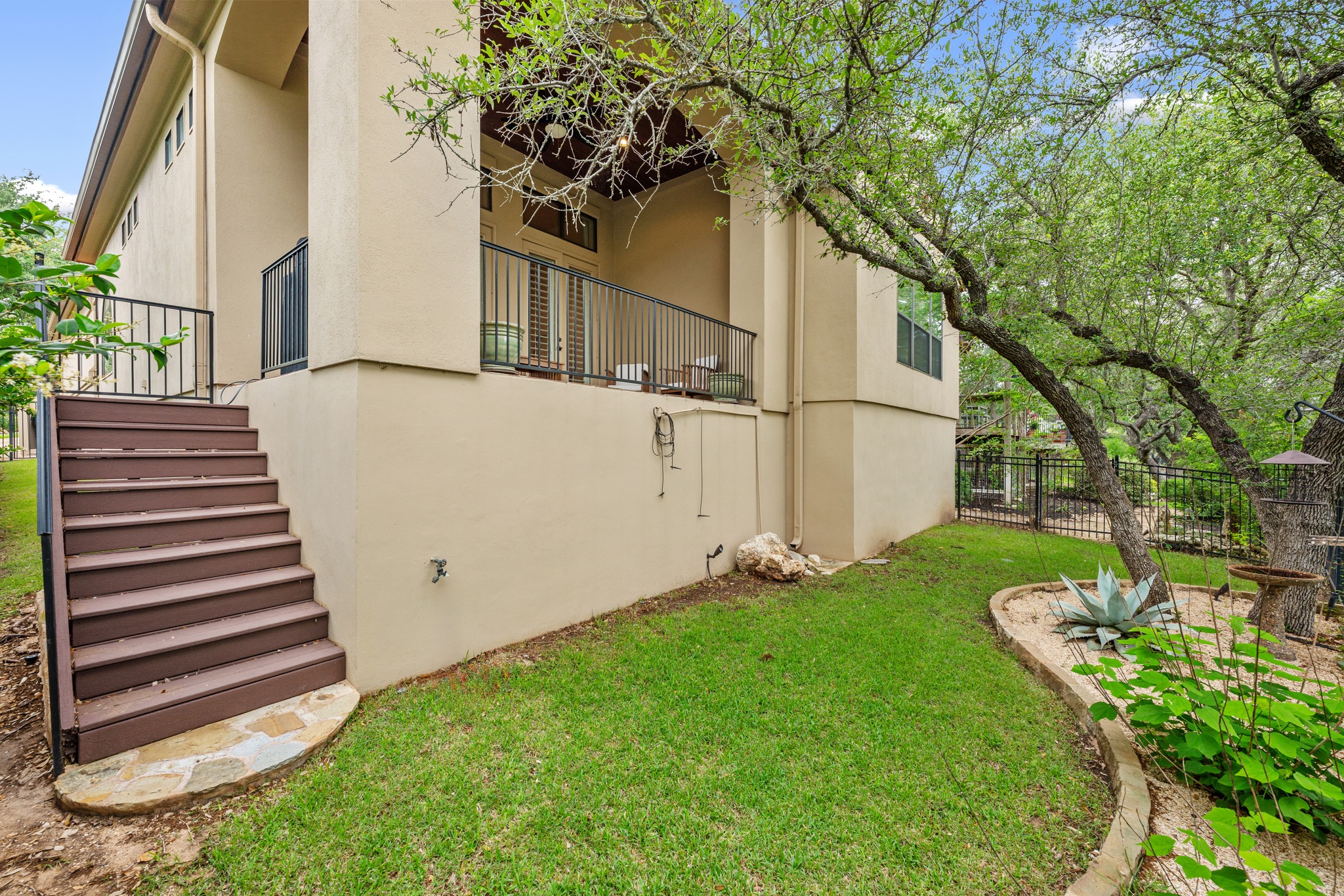 main property photo 29