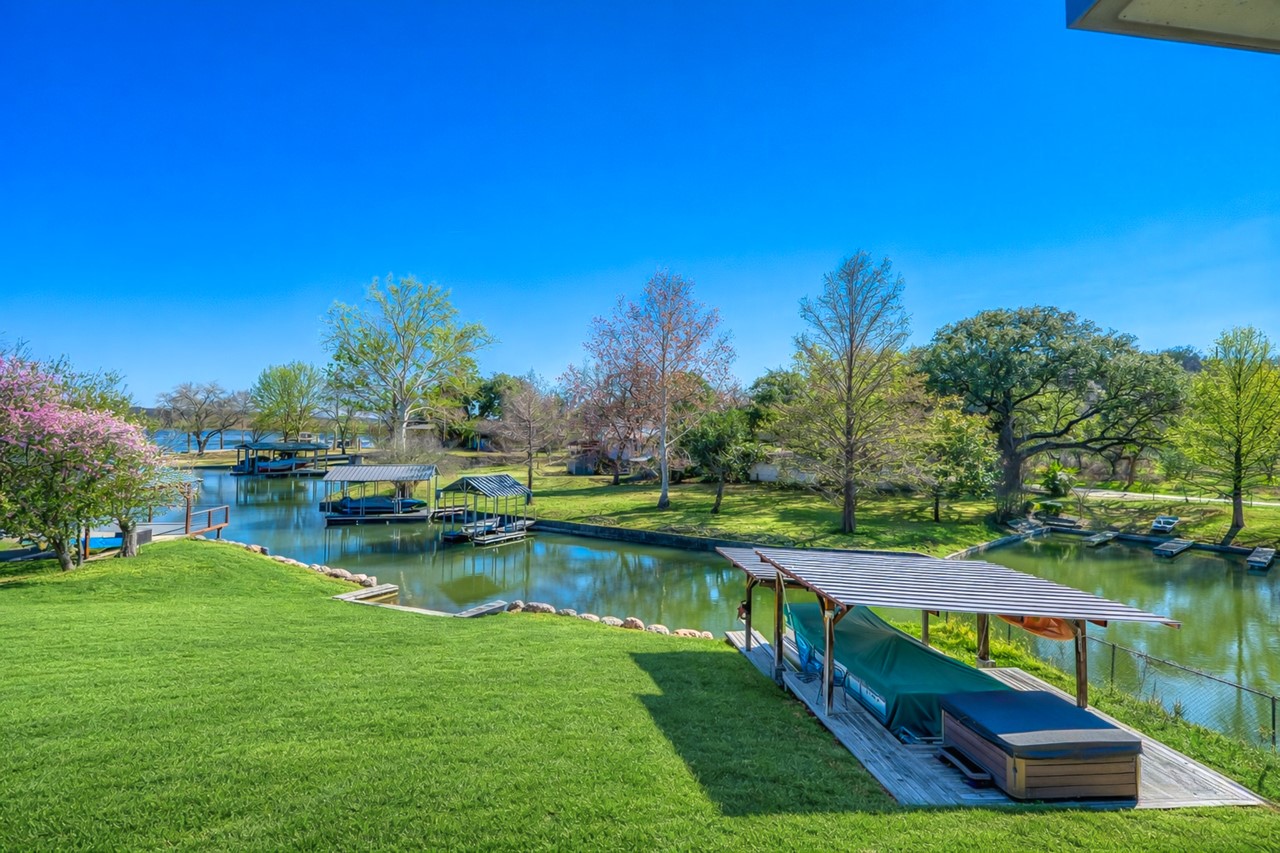 main property photo 33