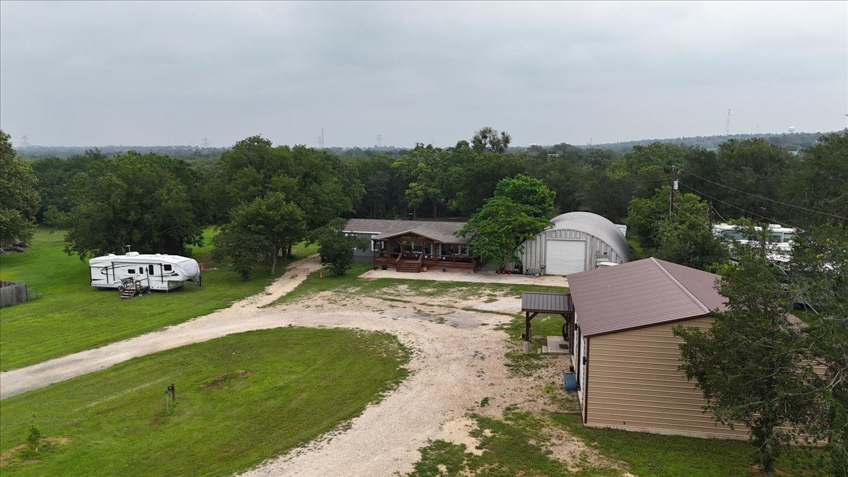 main property photo 32