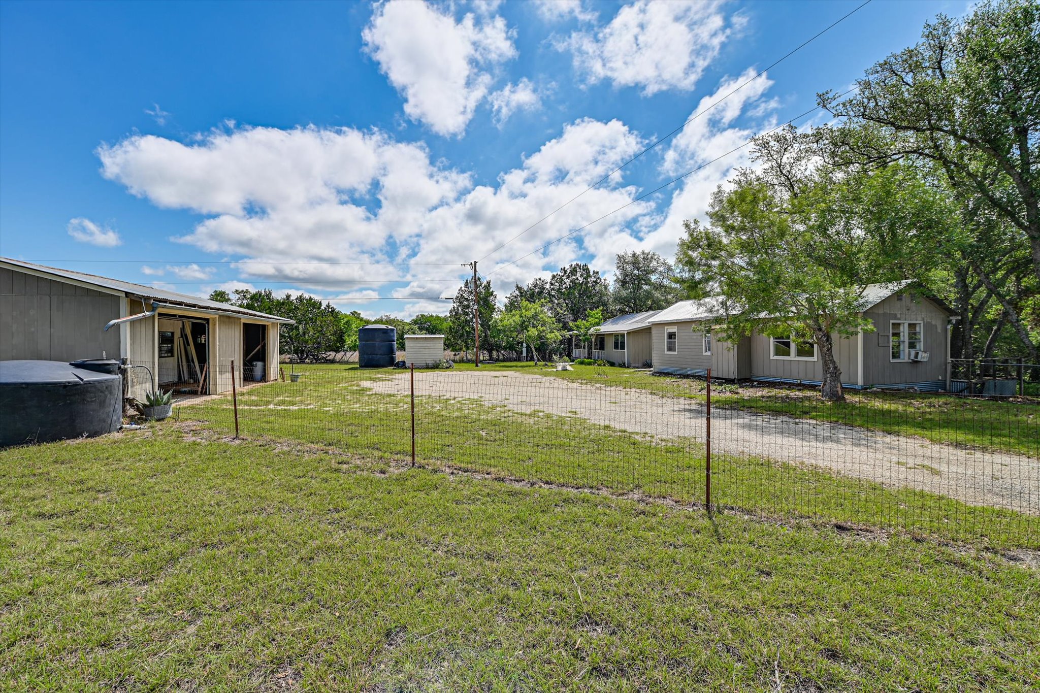 main property photo 28