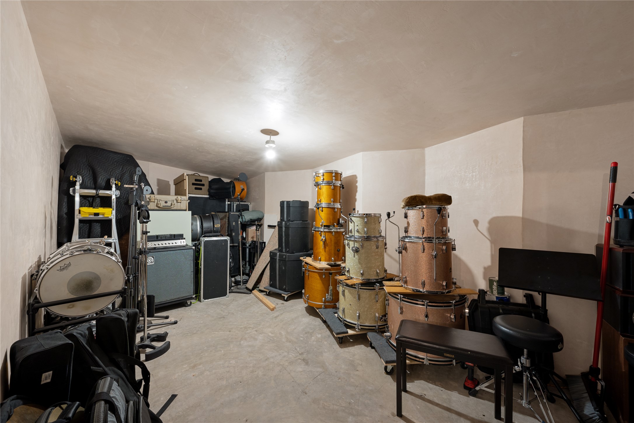 main property photo 19