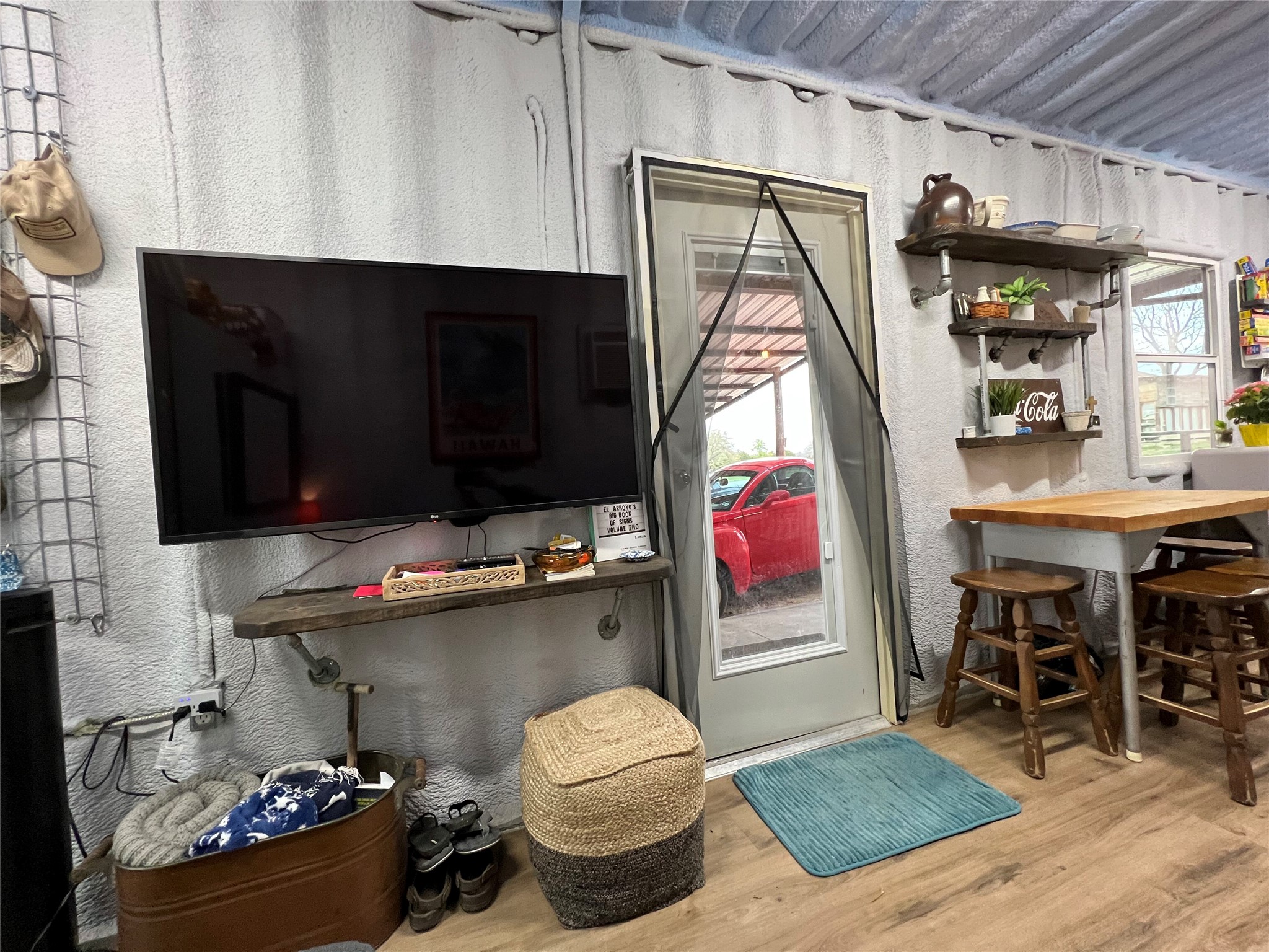 main property photo 19