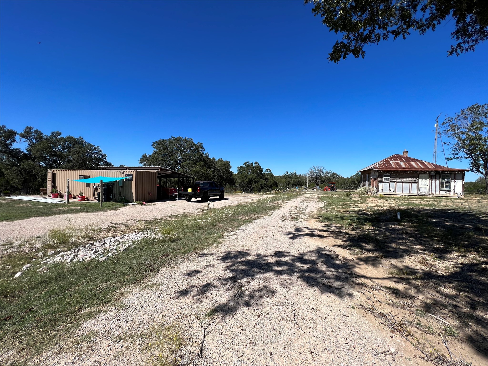 main property photo 30