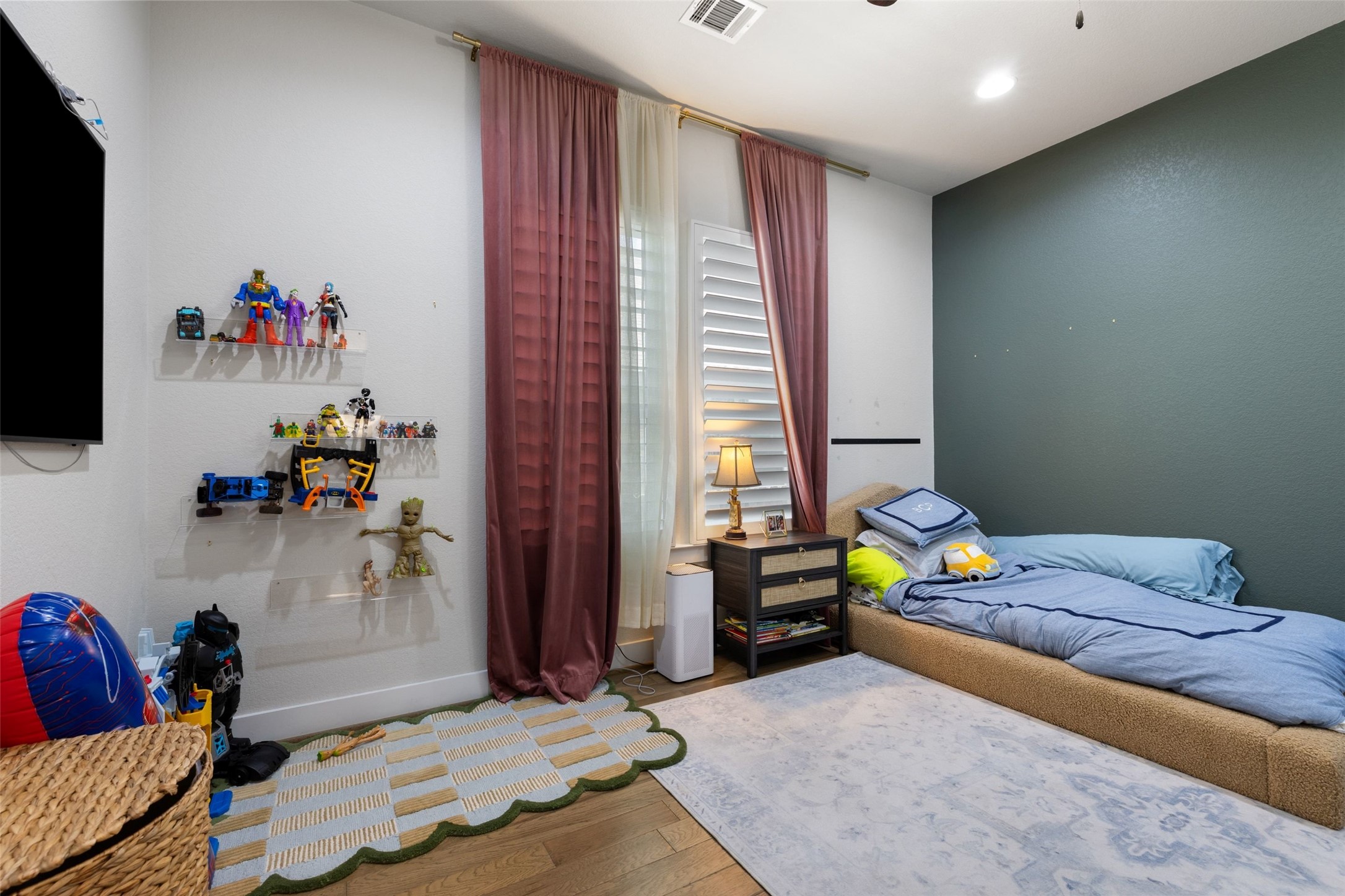 main property photo 22