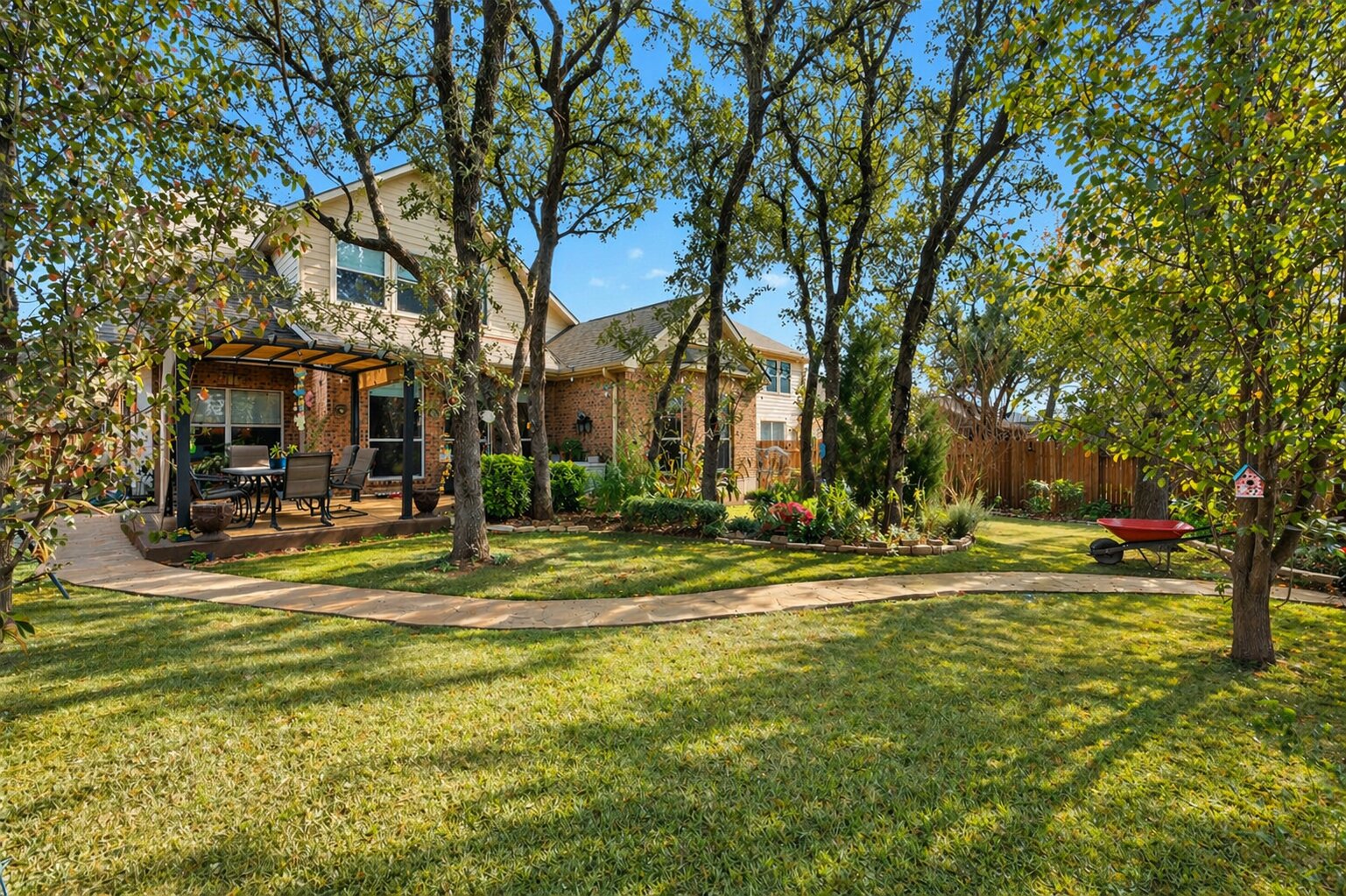 main property photo 16