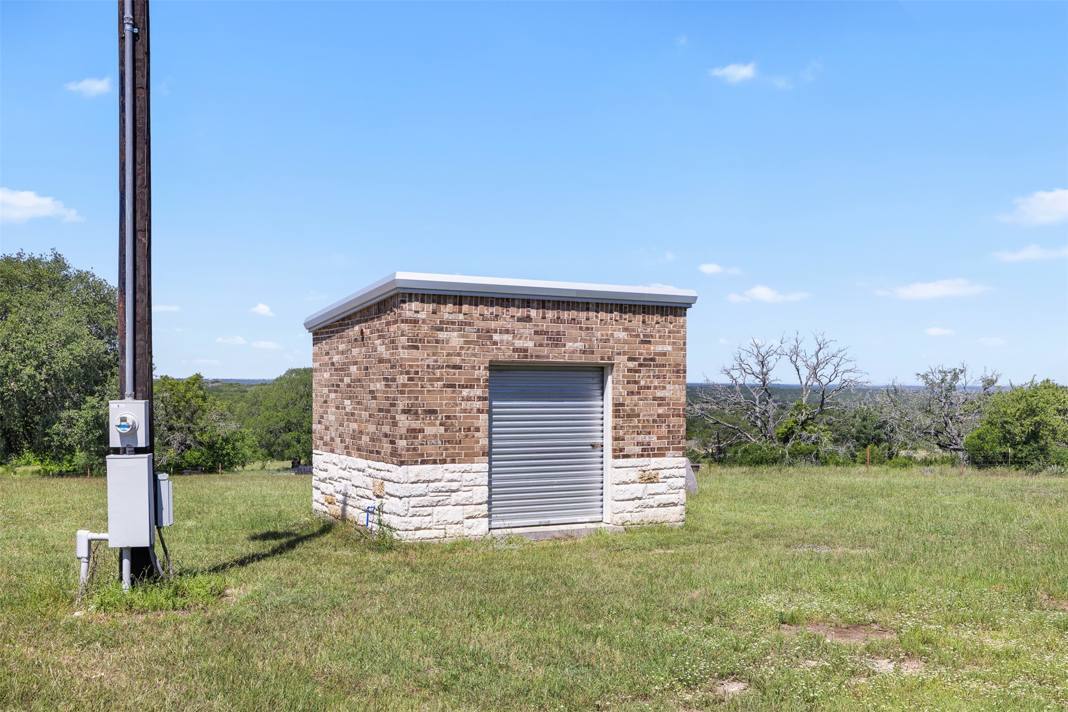 main property photo 23