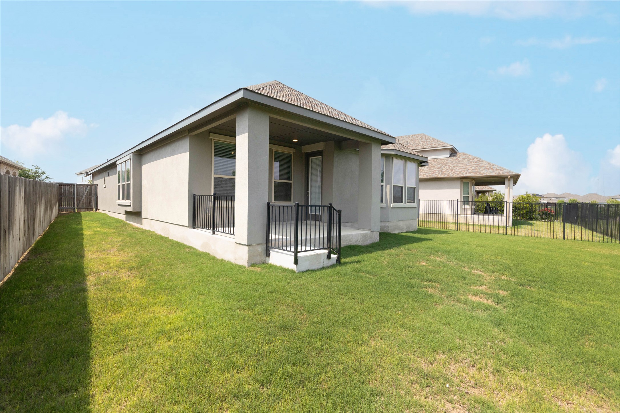 main property photo 23