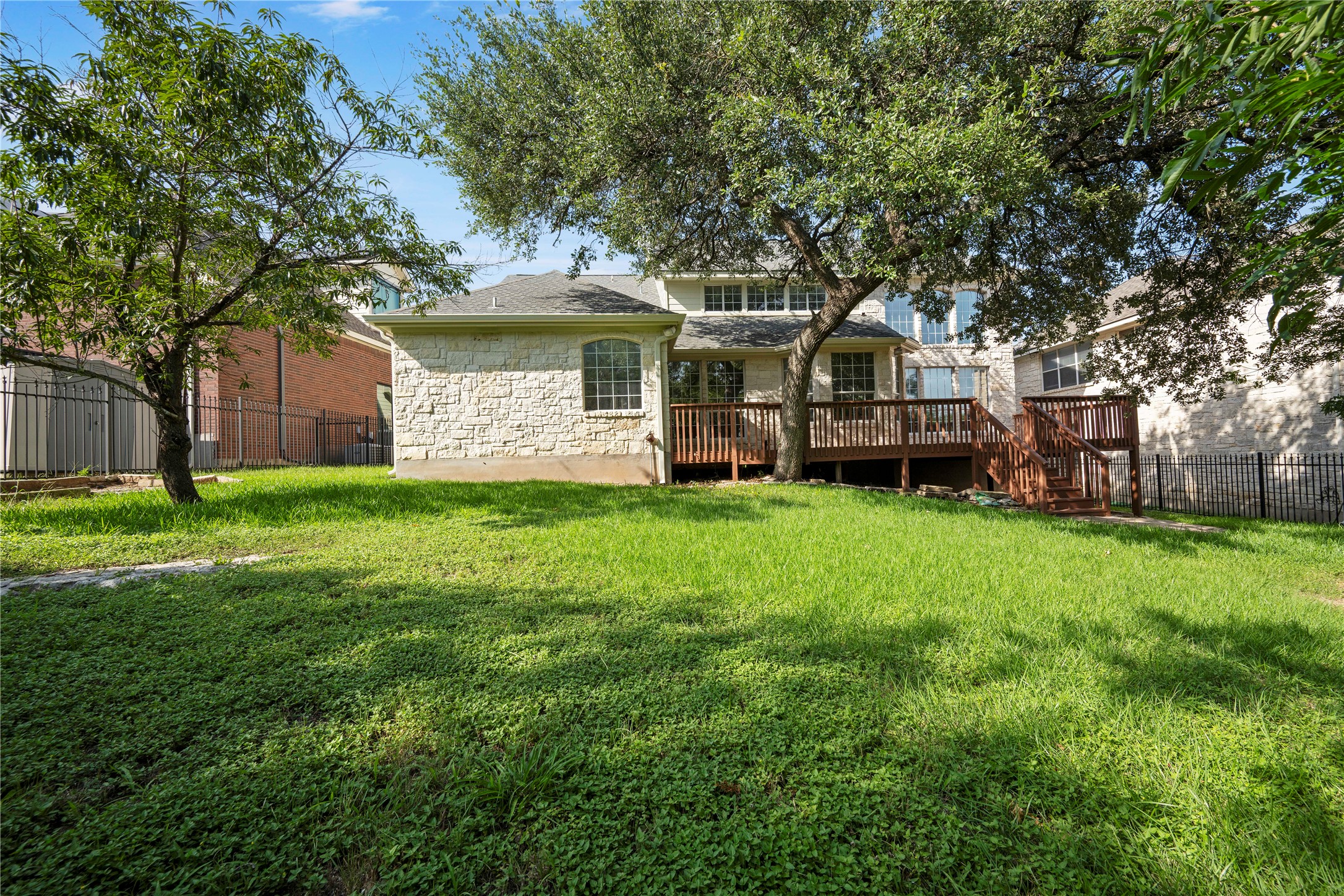 main property photo 37