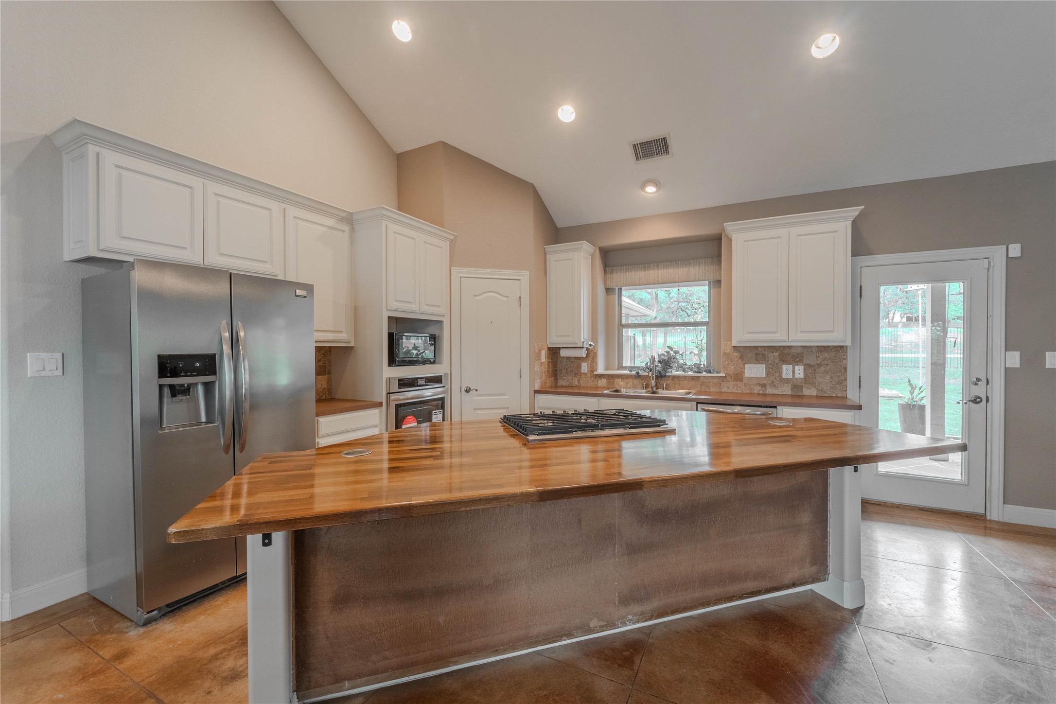 main property photo 5