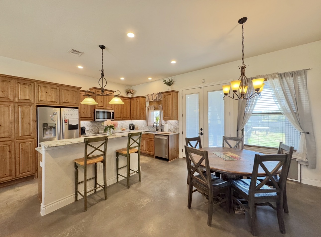 main property photo 11