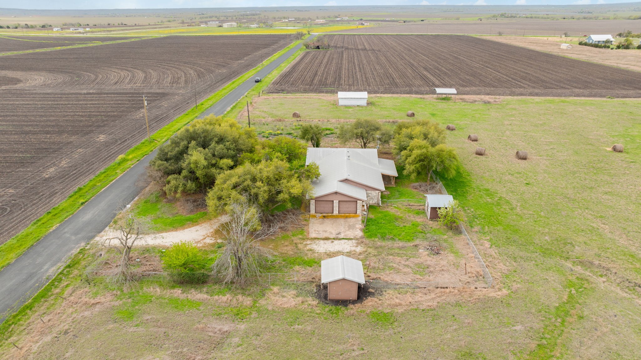 main property photo 13