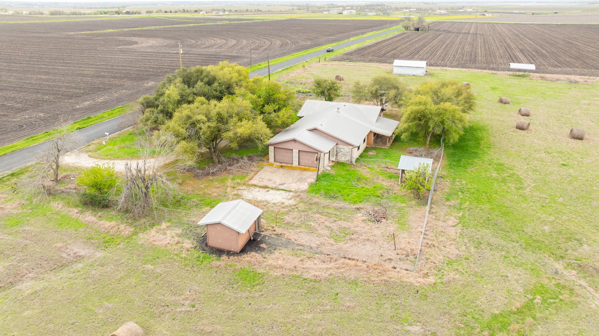 main property photo 8