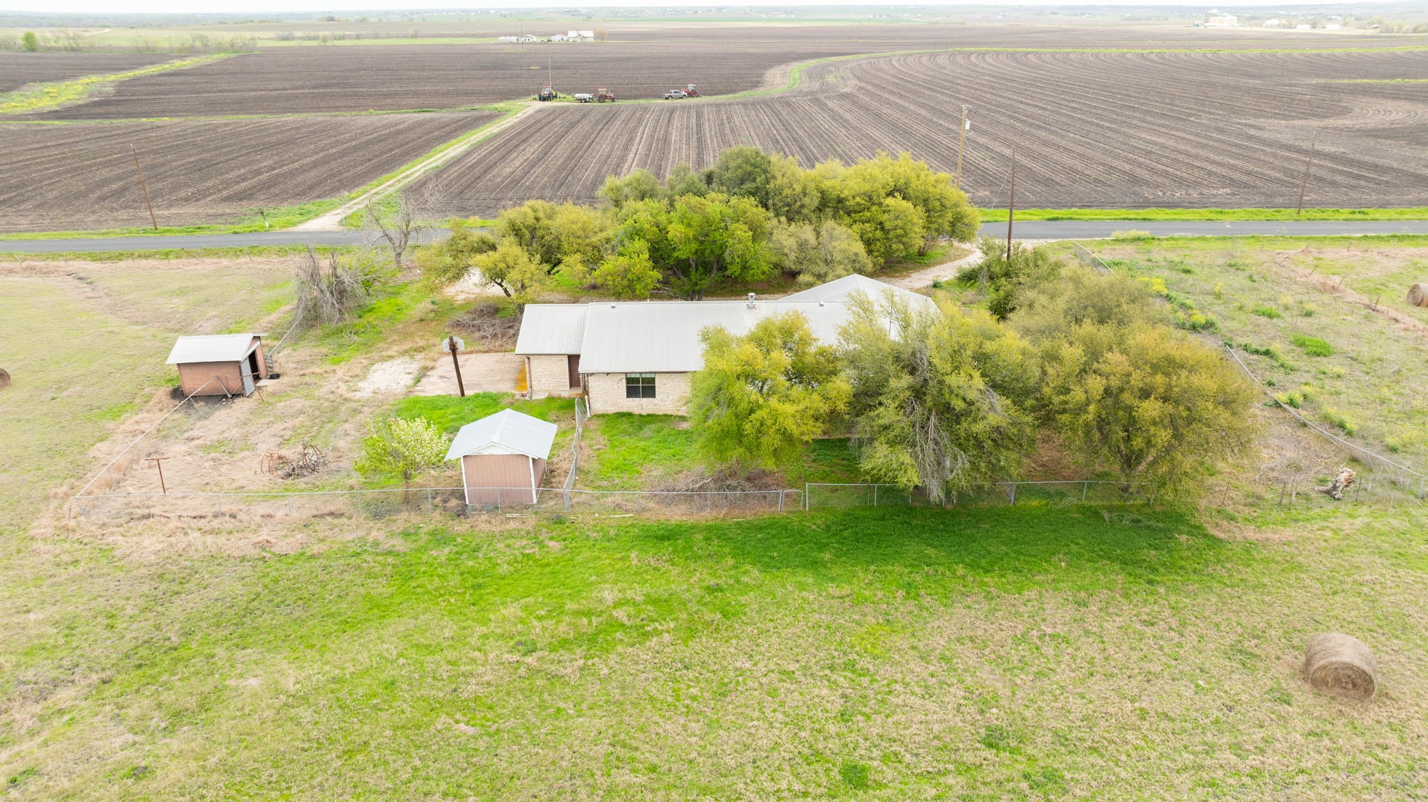 main property photo 9
